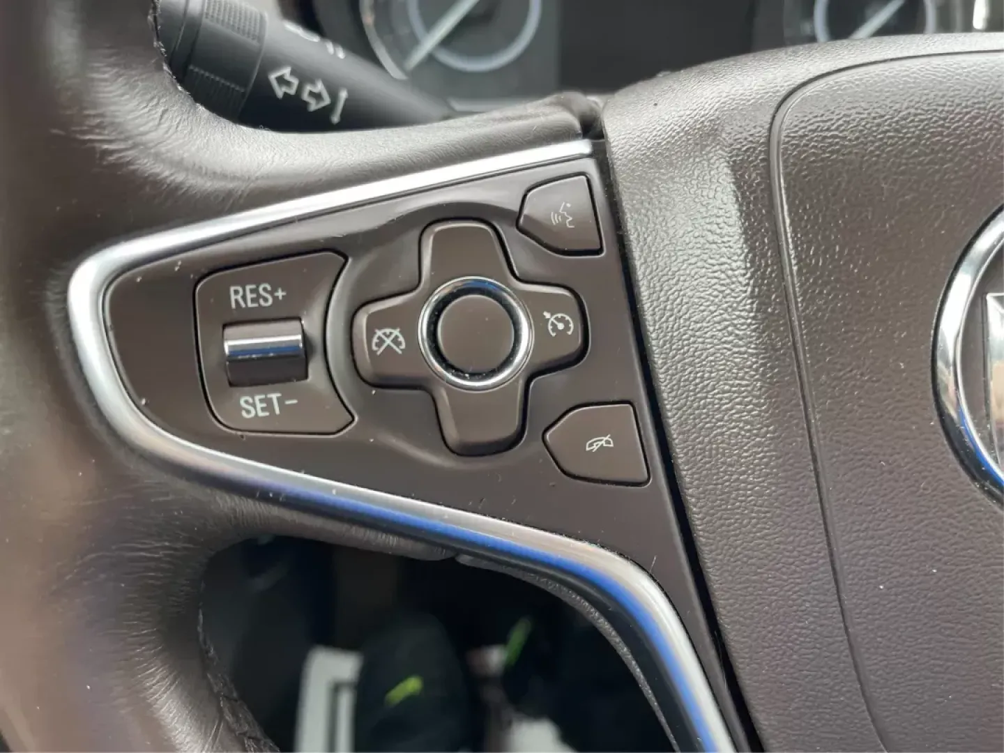 2017 Buick Regal Turbo (2G4GM5EX5H9) with an 2L I-4 gasoline direct injection engine, located at 1230 East Main St, Xenia, OH, 45385, (937) 908-9800, 39.688026, -83.910172 - **Elevate Your Commute in the Stylish 2017 Buick Regal Turbo**<br /> <br /> If you're searching for a vehicle that seamlessly blends sophistication with performance, the 2017 Buick Regal Turbo is your ideal choice. This sleek sedan is perfect for budget-conscious buyers who refuse to compromise on s - Photo#15