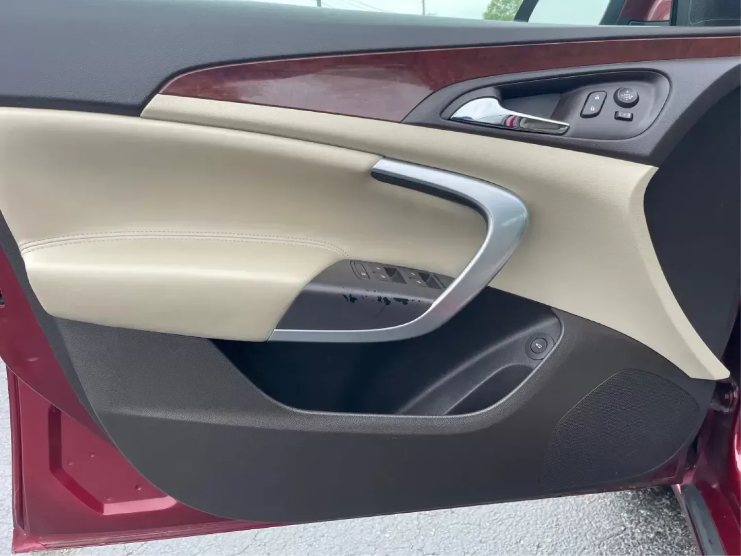 2017 Buick Regal Turbo (2G4GM5EX5H9) with an 2L I-4 gasoline direct injection engine, located at 1230 East Main St, Xenia, OH, 45385, (937) 908-9800, 39.688026, -83.910172 - **Elevate Your Commute in the Stylish 2017 Buick Regal Turbo**<br /> <br /> If you're searching for a vehicle that seamlessly blends sophistication with performance, the 2017 Buick Regal Turbo is your ideal choice. This sleek sedan is perfect for budget-conscious buyers who refuse to compromise on s - Photo#18