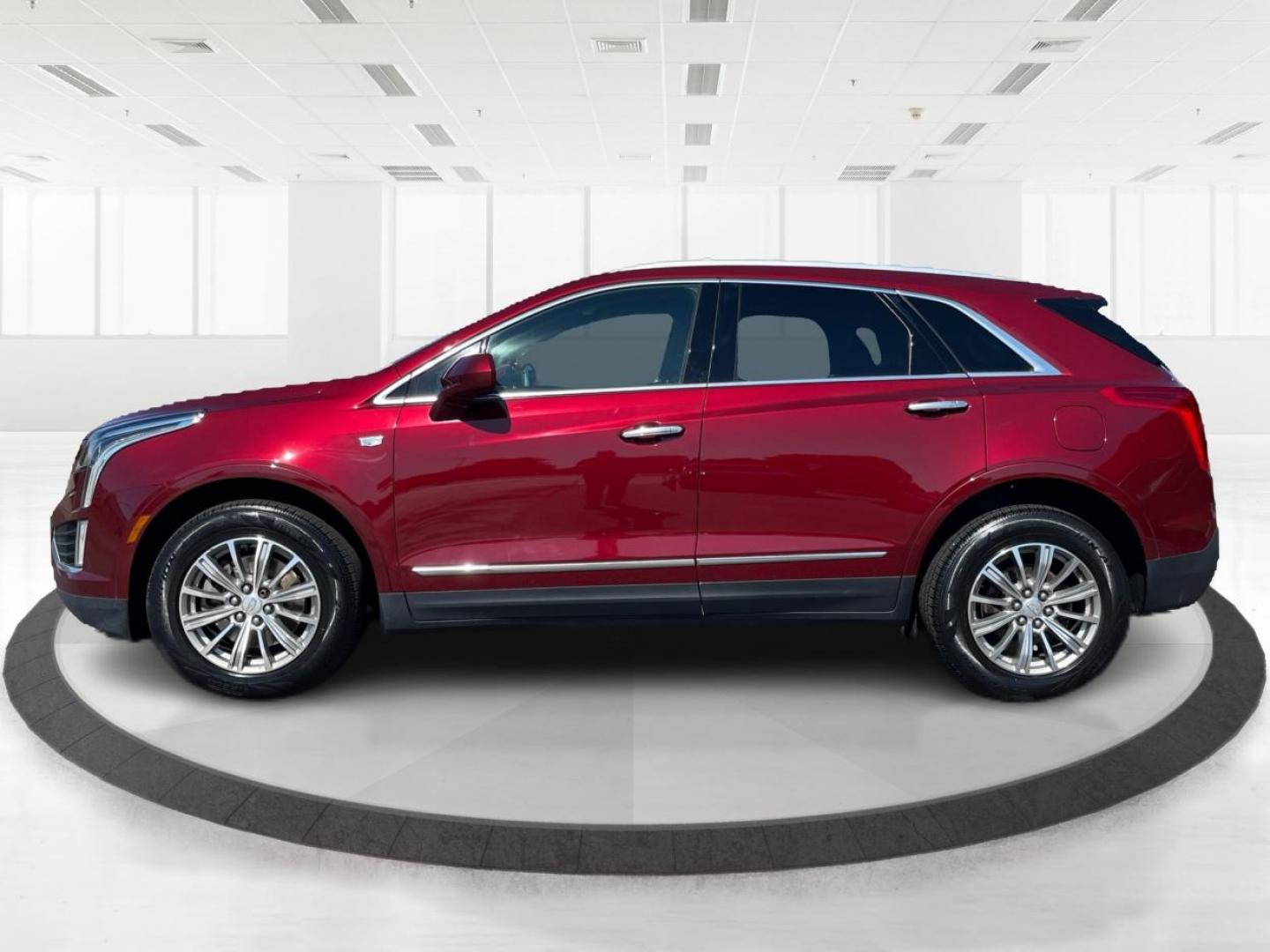 2017 Cadillac XT5 Luxury AWD (1GYKNDRS4HZ) with an 3.6L V6 DOHC 24V engine, 8-Speed Automatic transmission, located at 1099 N County Rd 25A, Troy, OH, 45373, (937) 908-9800, 40.057079, -84.212883 - 2017 Cadillac XT5 Luxury AWD - Photo#5