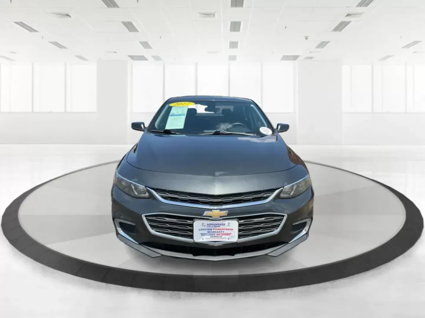 2017 Chevrolet Malibu 1LT (1G1ZE5ST3HF) with an 1.5L I-4 gasoline direct injection engine, located at 1951 S Dayton Lakeview Rd., New Carlisle, OH, 45344, (937) 908-9800, 39.890999, -84.050255 - **Drive Your Dreams: 2017 Chevrolet Malibu 1LT at Advantage Car and Credit!**<br /> <br /> Are you looking for the perfect sedan that blends style, comfort, and practicality? The 2017 Chevrolet Malibu 1LT is designed for those seeking a reliable vehicle for daily commutes, weekend getaways, or famil - Photo#6