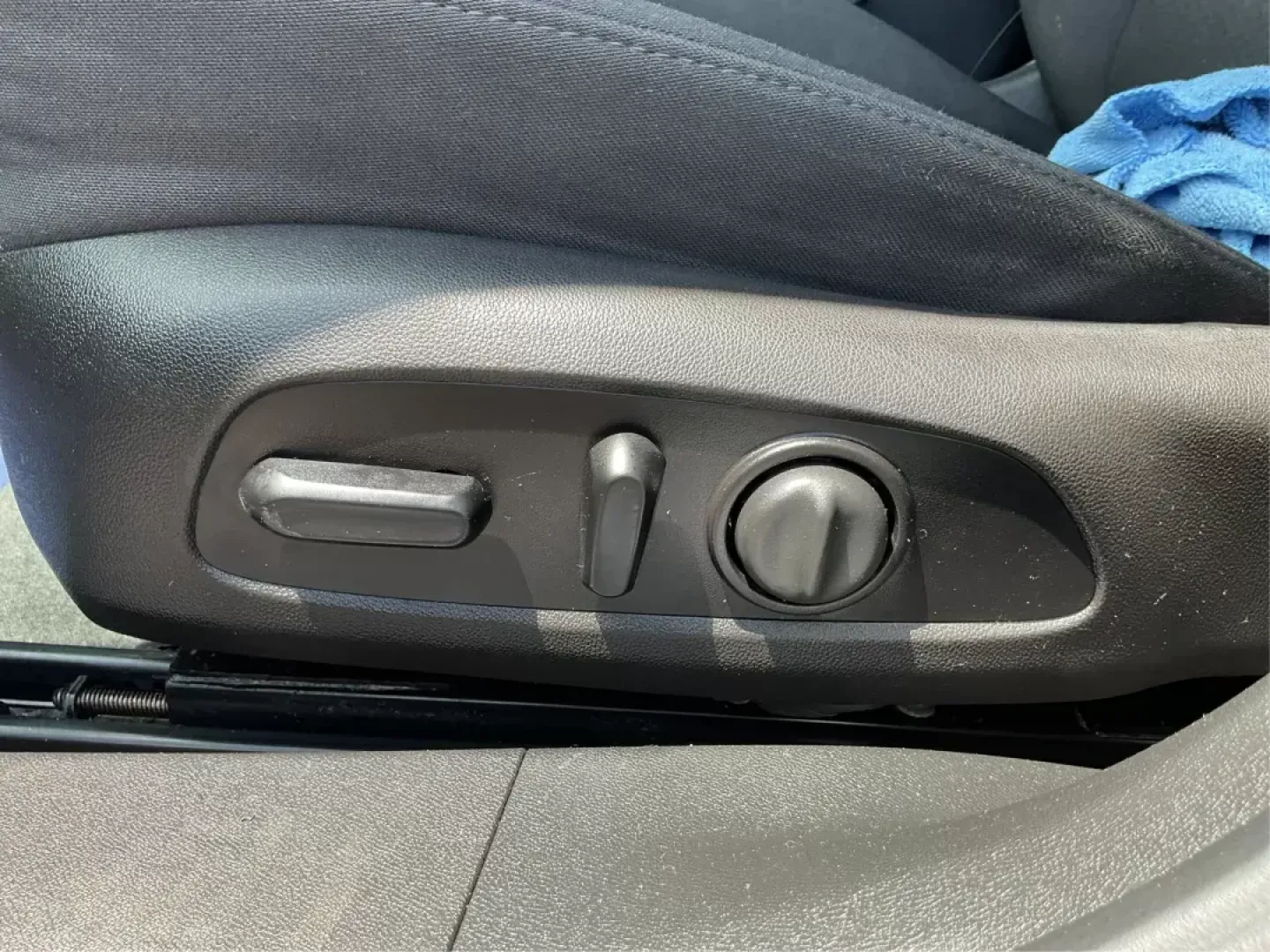 2017 Chevrolet Malibu 1LT (1G1ZE5ST3HF) with an 1.5L I-4 gasoline direct injection engine, located at 1951 S Dayton Lakeview Rd., New Carlisle, OH, 45344, (937) 908-9800, 39.890999, -84.050255 - **Drive Your Dreams: 2017 Chevrolet Malibu 1LT at Advantage Car and Credit!**<br /> <br /> Are you looking for the perfect sedan that blends style, comfort, and practicality? The 2017 Chevrolet Malibu 1LT is designed for those seeking a reliable vehicle for daily commutes, weekend getaways, or famil - Photo#17