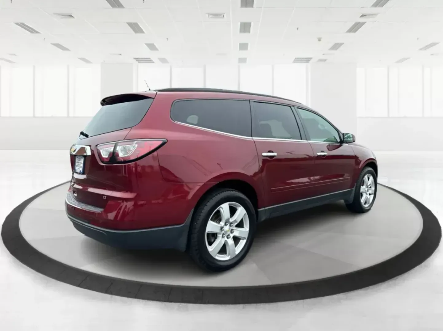 2017 Chevrolet Traverse 1LT (1GNKVGKD3HJ) with an 3.6L V-6 gasoline direct injection engine, located at 1099 N County Rd 25A, Troy, OH, 45373, (937) 908-9800, 40.057079, -84.212883 - **Adventure Awaits with the 2017 Chevrolet Traverse at Advantage Car and Credit!** <br /> <br /> If you're searching for a versatile vehicle that can handle everything life throws your way, look no further than this stunning 2017 Chevrolet Traverse. Perfectly suited for growing families, weekend adv - Photo#2