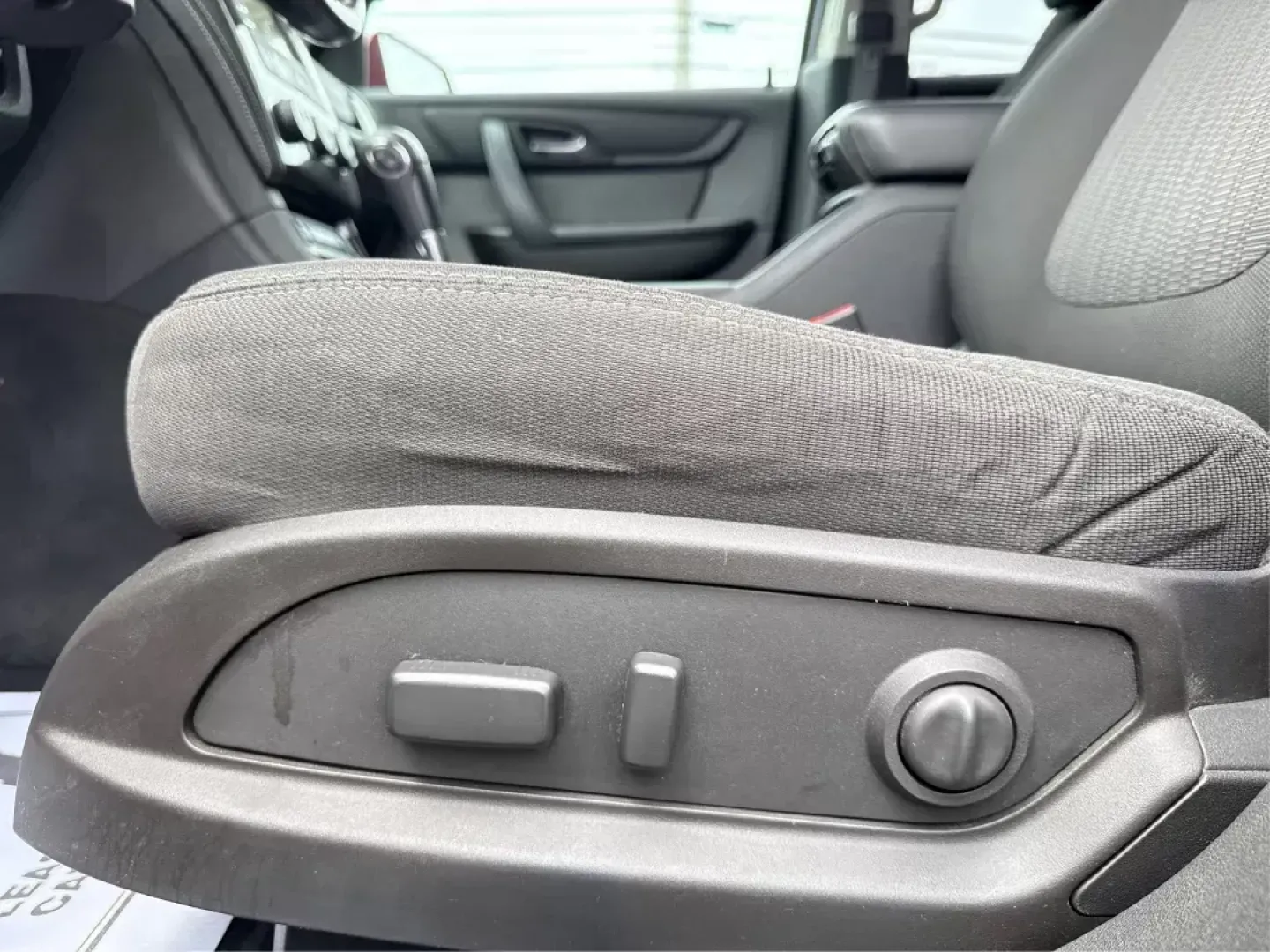 2017 Chevrolet Traverse 1LT (1GNKVGKD3HJ) with an 3.6L V-6 gasoline direct injection engine, located at 1099 N County Rd 25A, Troy, OH, 45373, (937) 908-9800, 40.057079, -84.212883 - **Adventure Awaits with the 2017 Chevrolet Traverse at Advantage Car and Credit!** <br /> <br /> If you're searching for a versatile vehicle that can handle everything life throws your way, look no further than this stunning 2017 Chevrolet Traverse. Perfectly suited for growing families, weekend adv - Photo#17