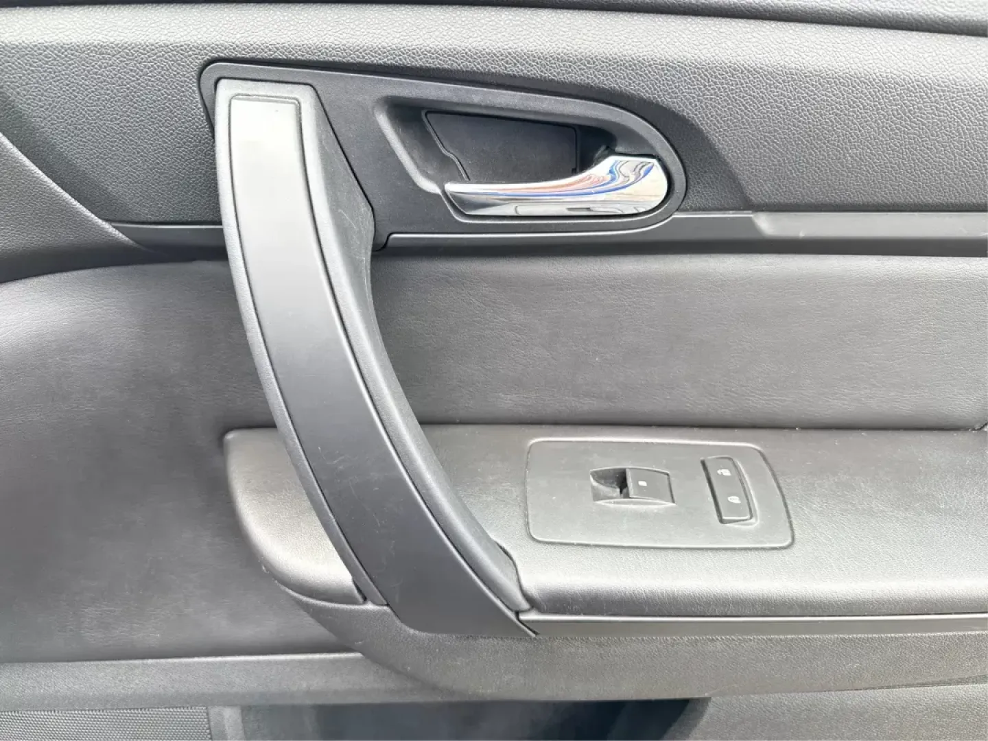2017 Chevrolet Traverse 1LT (1GNKVGKD3HJ) with an 3.6L V-6 gasoline direct injection engine, located at 1099 N County Rd 25A, Troy, OH, 45373, (937) 908-9800, 40.057079, -84.212883 - **Adventure Awaits with the 2017 Chevrolet Traverse at Advantage Car and Credit!** <br /> <br /> If you're searching for a versatile vehicle that can handle everything life throws your way, look no further than this stunning 2017 Chevrolet Traverse. Perfectly suited for growing families, weekend adv - Photo#19