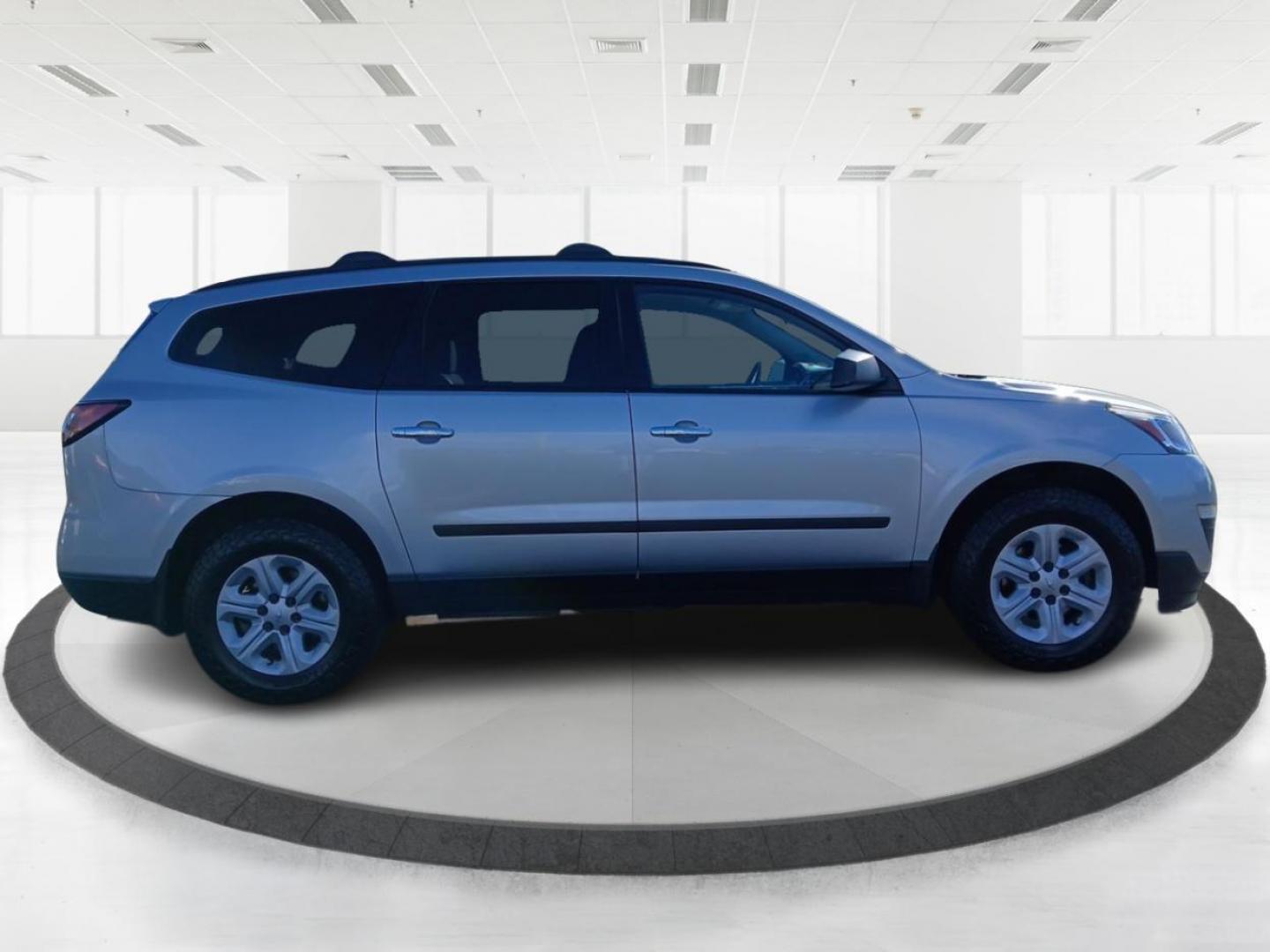 2017 Chevrolet Traverse LS AWD w/PDC (1GNKVFED0HJ) with an 3.6L V6 DOHC 24V engine, 6-Speed Automatic transmission, located at 1230 East Main St, Xenia, OH, 45385, (937) 908-9800, 39.688026, -83.910172 - Third Row - Photo#1