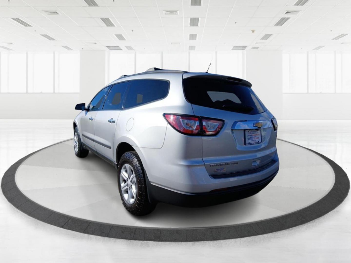 2017 Chevrolet Traverse LS AWD w/PDC (1GNKVFED0HJ) with an 3.6L V6 DOHC 24V engine, 6-Speed Automatic transmission, located at 1230 East Main St, Xenia, OH, 45385, (937) 908-9800, 39.688026, -83.910172 - Third Row - Photo#4