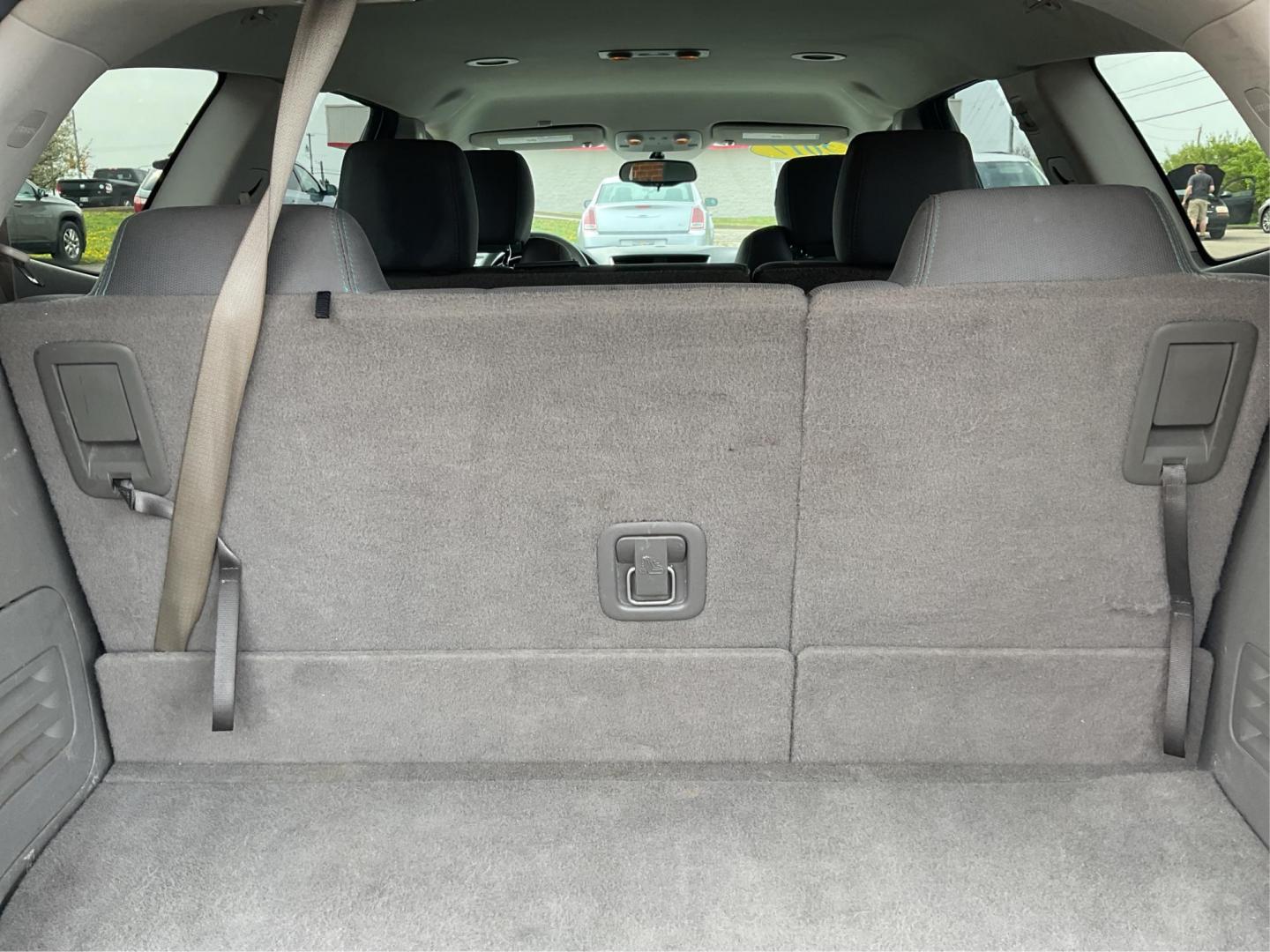 2017 Chevrolet Traverse LS (1GNKRFED9HJ) with an 3.6L V-6 gasoline direct injection engine, located at 1230 East Main St, Xenia, OH, 45385, (937) 908-9800, 39.688026, -83.910172 - Third Row - Photo#11