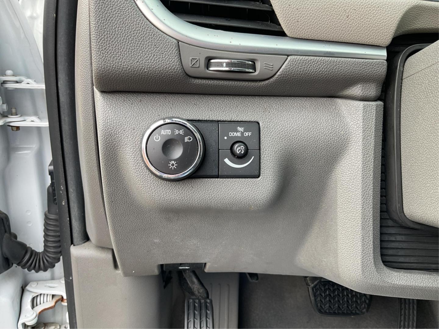 2017 Chevrolet Traverse LS (1GNKRFED9HJ) with an 3.6L V-6 gasoline direct injection engine, located at 1230 East Main St, Xenia, OH, 45385, (937) 908-9800, 39.688026, -83.910172 - Third Row - Photo#16