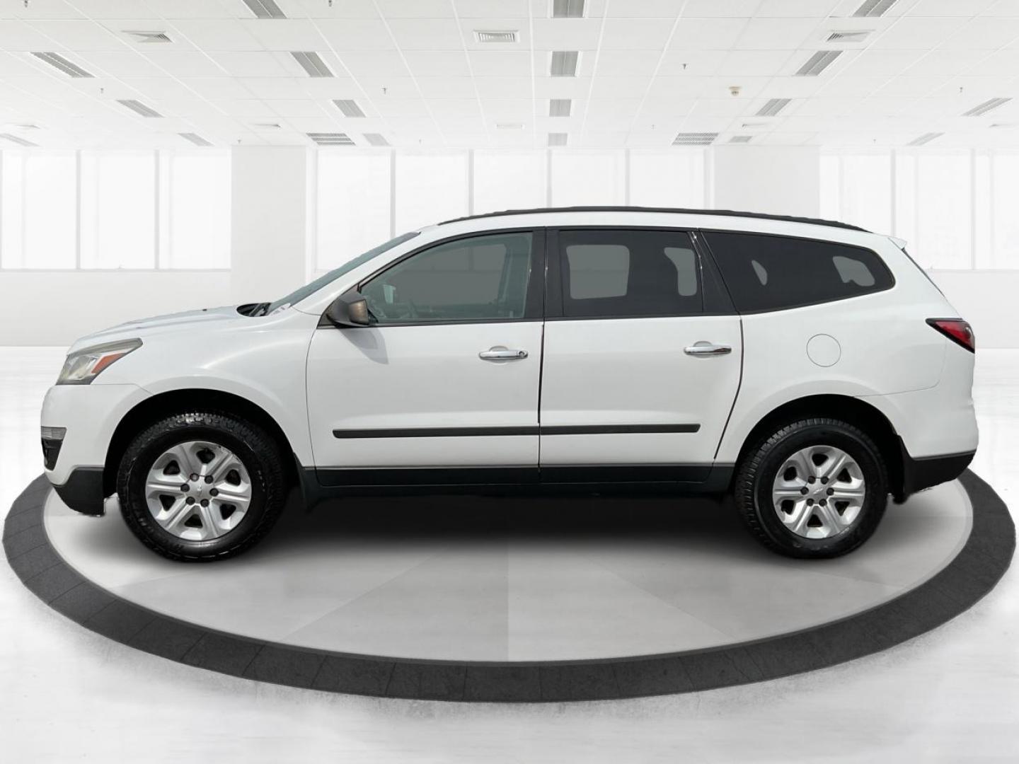 2017 Chevrolet Traverse LS (1GNKRFED9HJ) with an 3.6L V-6 gasoline direct injection engine, located at 1230 East Main St, Xenia, OH, 45385, (937) 908-9800, 39.688026, -83.910172 - Third Row - Photo#5