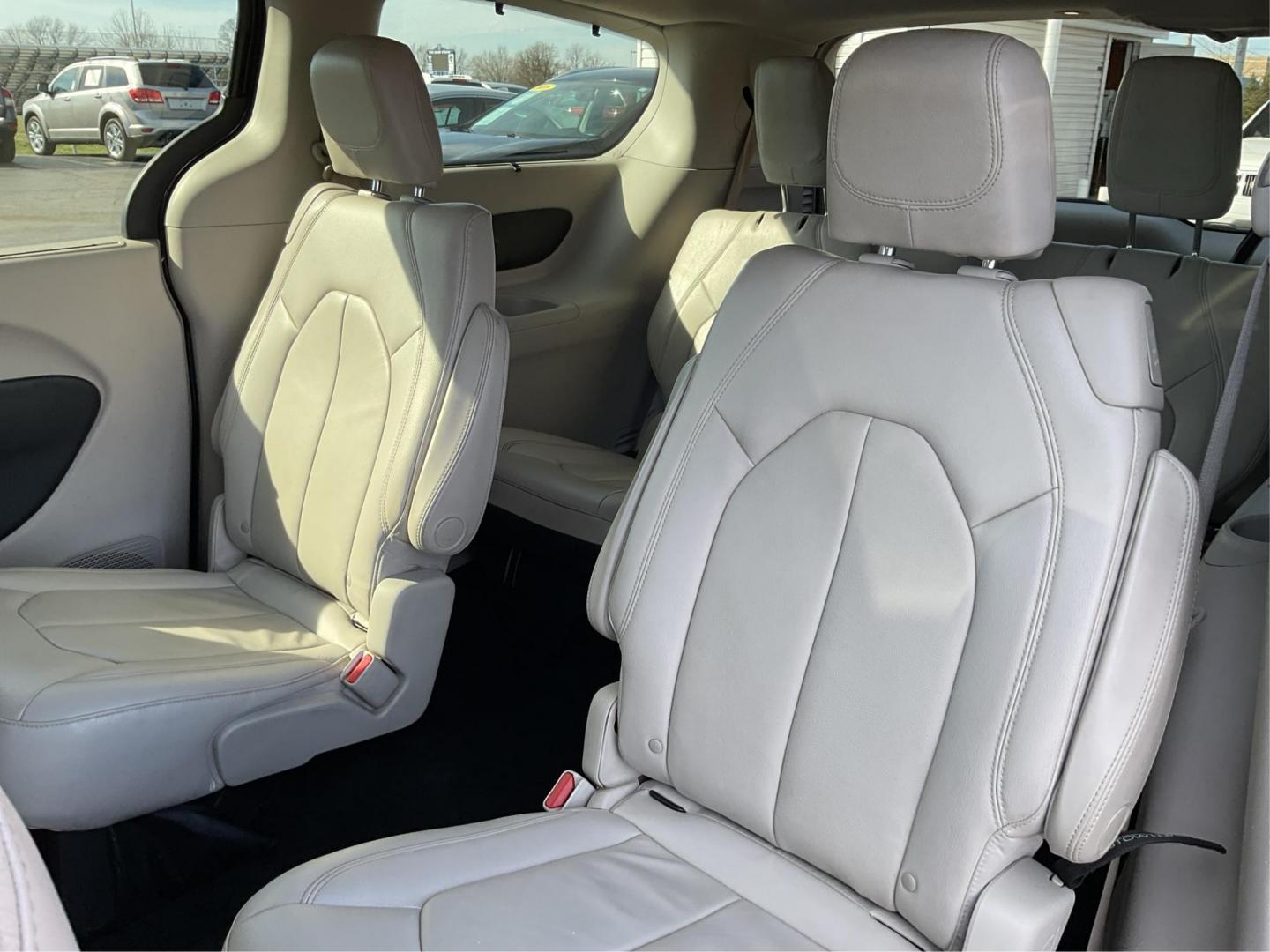 2017 Chrysler Pacifica Touring-L (2C4RC1BG7HR) with an 3.6L V-6 DOHC engine, located at 880 E. National Road, Vandalia, OH, 45377, (937) 908-9800, 39.891918, -84.183594 - 2017 Chrysler Pacifica Touring-L - Photo#9