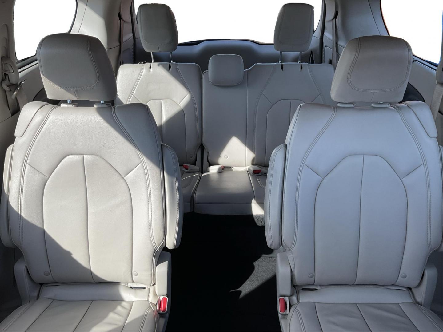 2017 Chrysler Pacifica Touring-L (2C4RC1BG7HR) with an 3.6L V-6 DOHC engine, located at 880 E. National Road, Vandalia, OH, 45377, (937) 908-9800, 39.891918, -84.183594 - 2017 Chrysler Pacifica Touring-L - Photo#13
