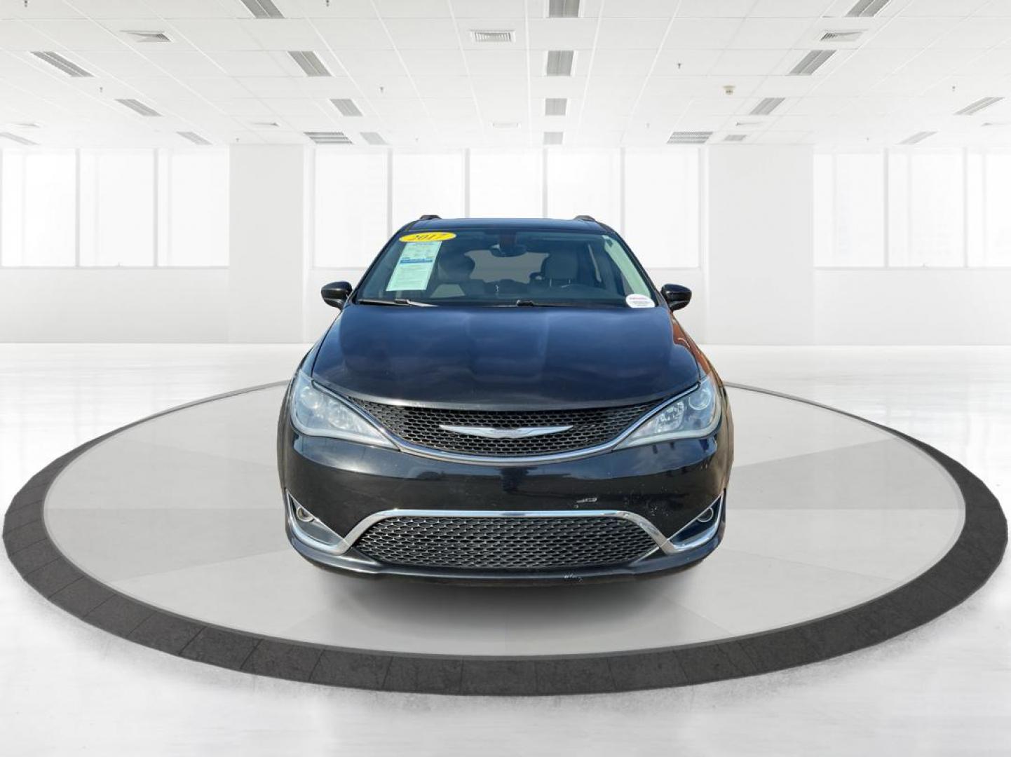2017 Chrysler Pacifica Touring-L (2C4RC1BG7HR) with an 3.6L V-6 DOHC engine, located at 880 E. National Road, Vandalia, OH, 45377, (937) 908-9800, 39.891918, -84.183594 - 2017 Chrysler Pacifica Touring-L - Photo#6