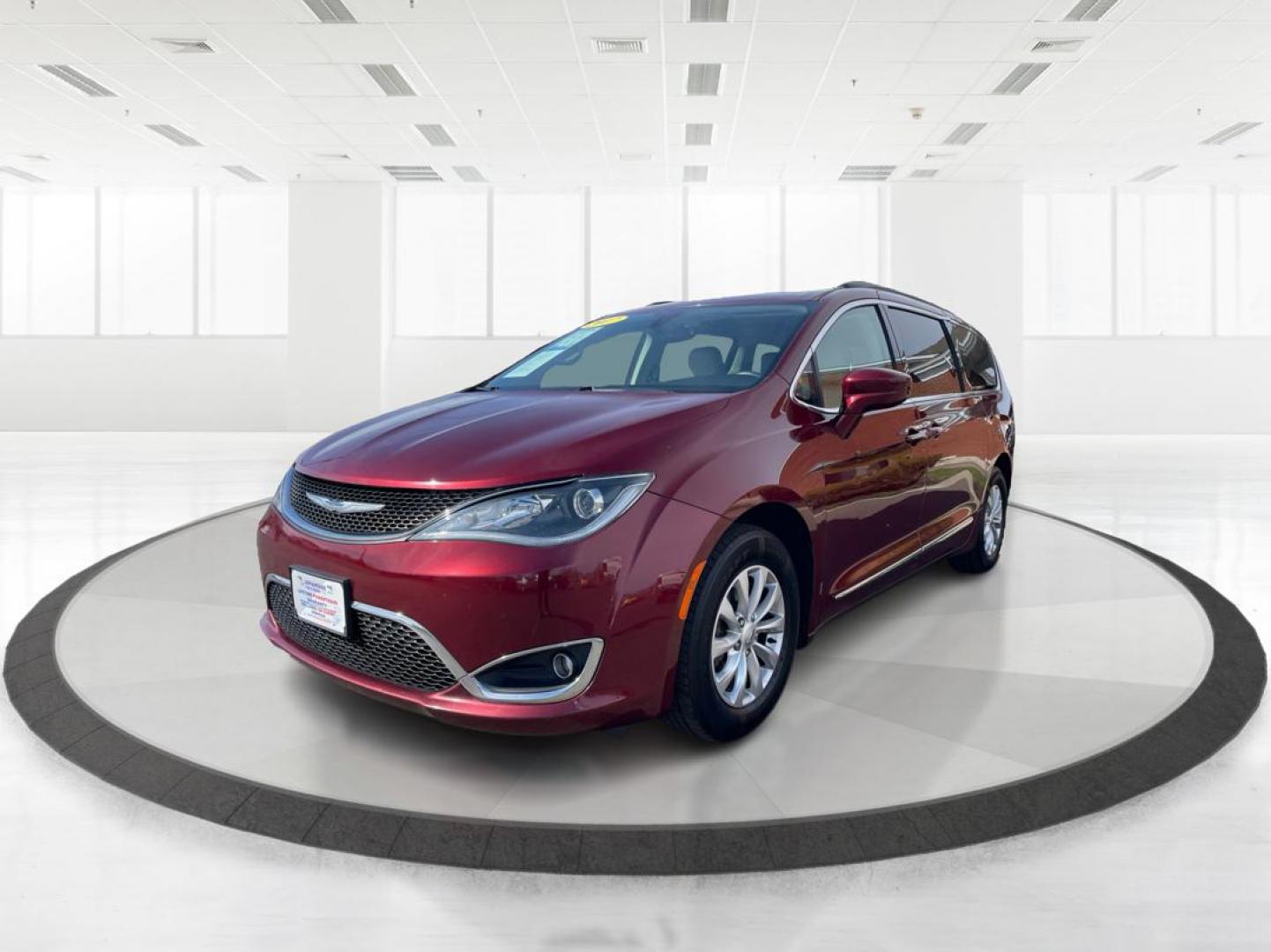 2017 Chrysler Pacifica Touring-L (2C4RC1BG2HR) with an 3.6L V-6 DOHC engine, located at 1230 East Main St, Xenia, OH, 45385, (937) 908-9800, 39.688026, -83.910172 - 2017 Chrysler Pacifica Touring-L - Photo#7