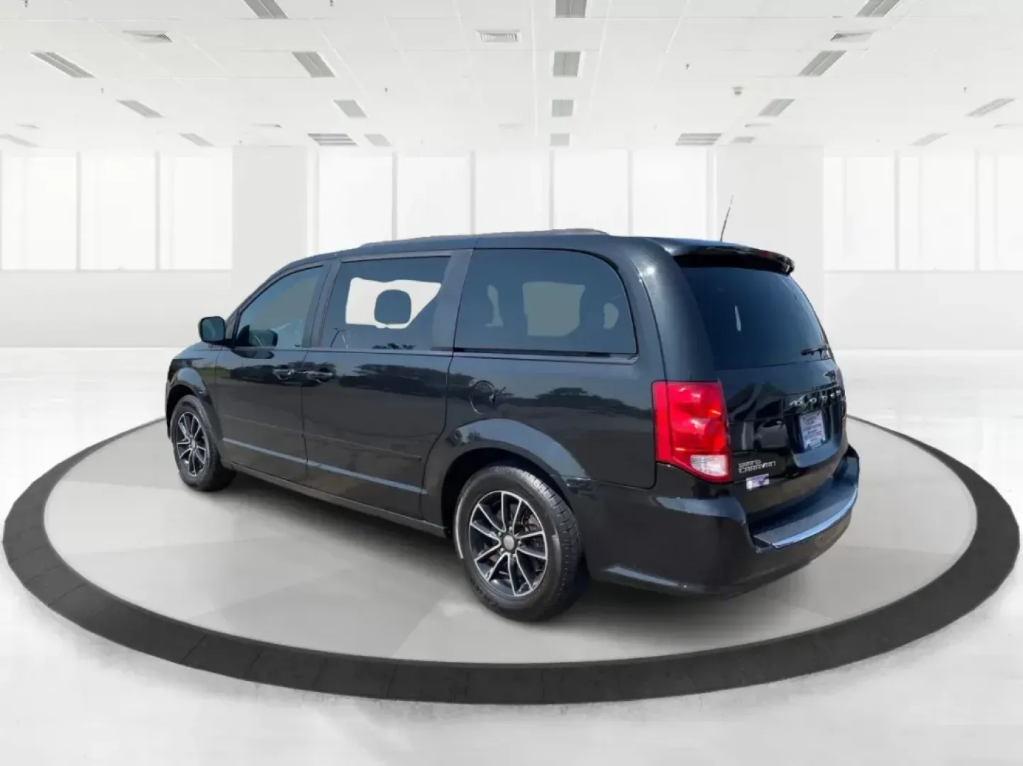 2017 Brilliant Black Crystal Pearl Coat Dodge Grand Caravan GT (2C4RDGEG9HR) with an 3.6L V6 DOHC 24V engine, 6-Speed Automatic transmission, located at 1951 S Dayton Lakeview Rd., New Carlisle, OH, 45344, (937) 908-9800, 39.890999, -84.050255 - 2017 Dodge Grand Caravan GT - Photo#4