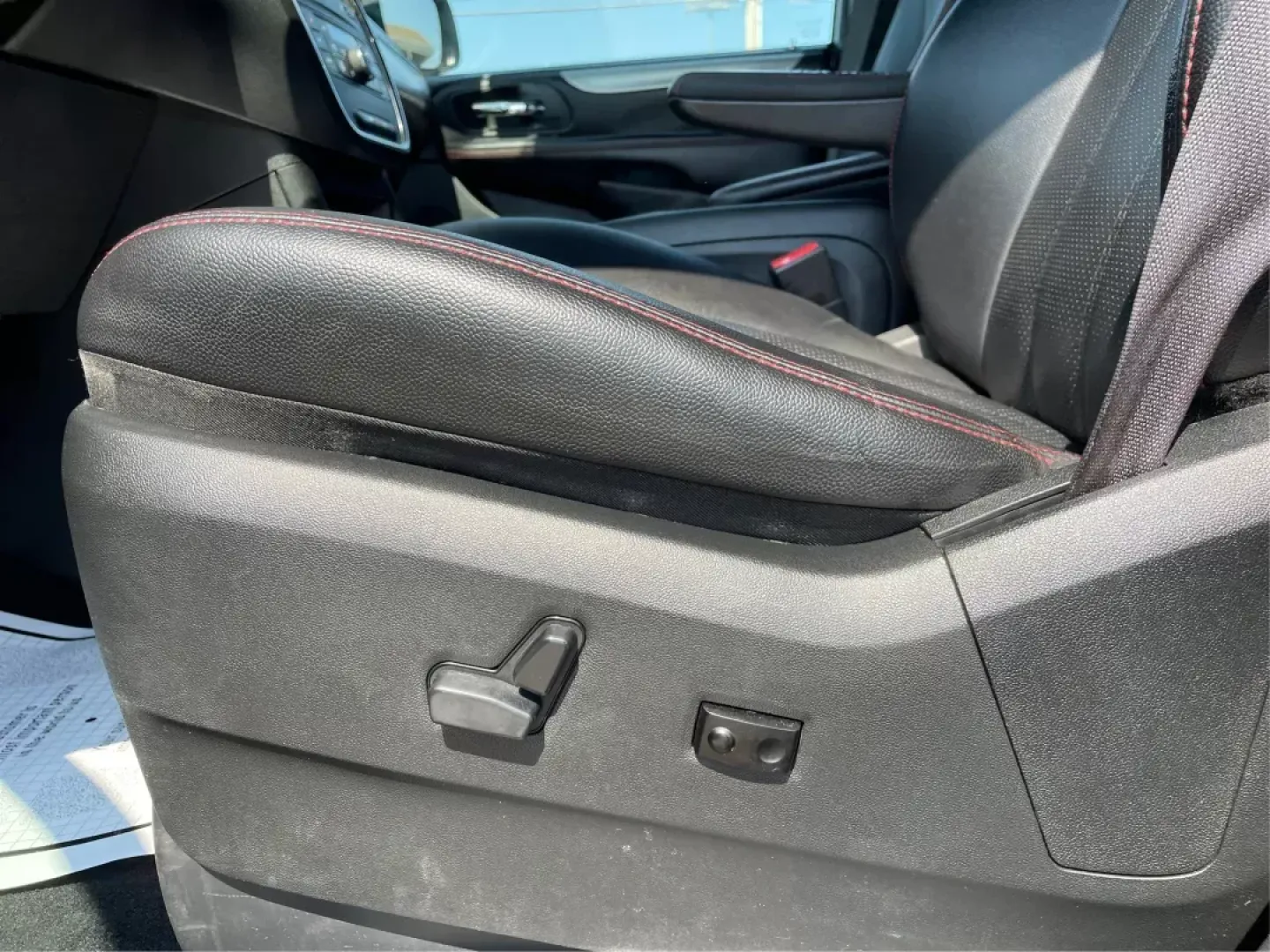 2017 Brilliant Black Crystal Pearl Coat Dodge Grand Caravan GT (2C4RDGEG9HR) with an 3.6L V6 DOHC 24V engine, 6-Speed Automatic transmission, located at 1951 S Dayton Lakeview Rd., New Carlisle, OH, 45344, (937) 908-9800, 39.890999, -84.050255 - 2017 Dodge Grand Caravan GT - Photo#17