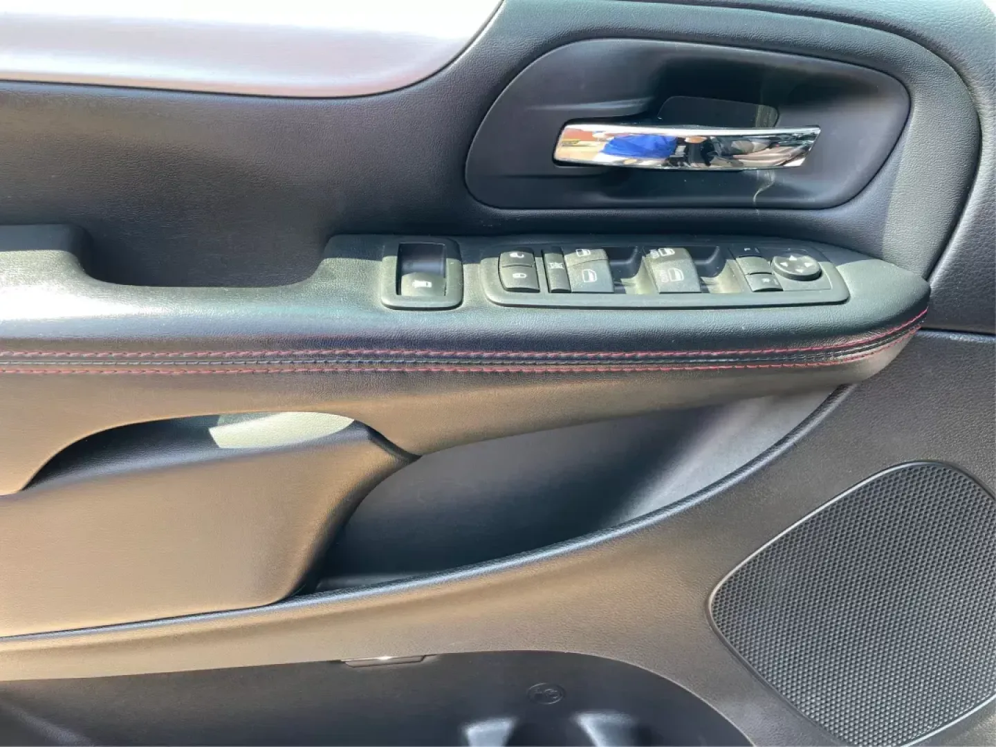 2017 Brilliant Black Crystal Pearl Coat Dodge Grand Caravan GT (2C4RDGEG9HR) with an 3.6L V6 DOHC 24V engine, 6-Speed Automatic transmission, located at 1951 S Dayton Lakeview Rd., New Carlisle, OH, 45344, (937) 908-9800, 39.890999, -84.050255 - 2017 Dodge Grand Caravan GT - Photo#18
