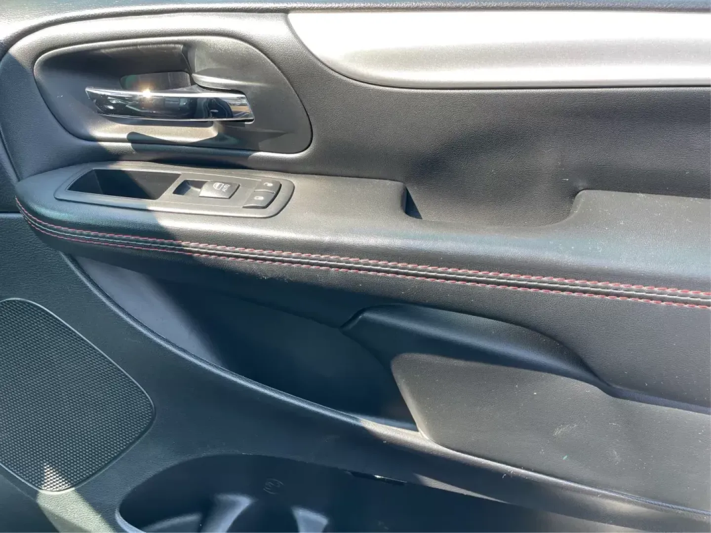 2017 Brilliant Black Crystal Pearl Coat Dodge Grand Caravan GT (2C4RDGEG9HR) with an 3.6L V6 DOHC 24V engine, 6-Speed Automatic transmission, located at 1951 S Dayton Lakeview Rd., New Carlisle, OH, 45344, (937) 908-9800, 39.890999, -84.050255 - 2017 Dodge Grand Caravan GT - Photo#19