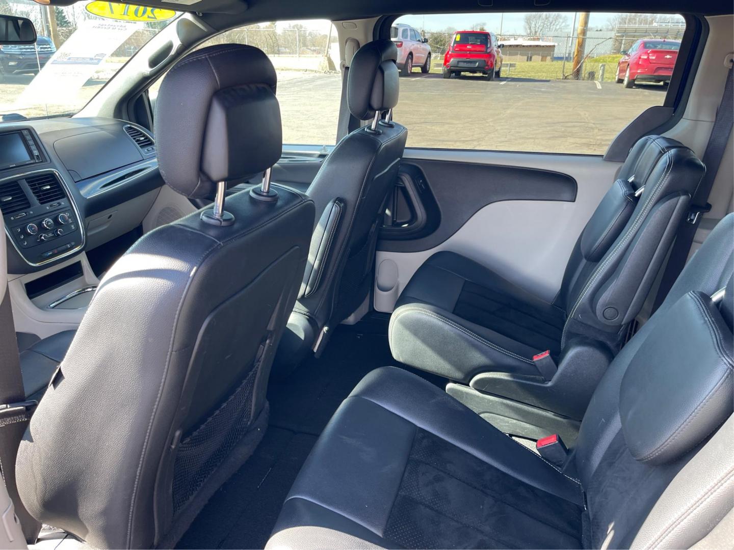 2017 Dodge Grand Caravan SXT (2C4RDGCG6HR) with an Other engine, located at 880 E. National Road, Vandalia, OH, 45377, (937) 908-9800, 39.891918, -84.183594 - 2017 Dodge Grand Caravan SXT - Photo#9