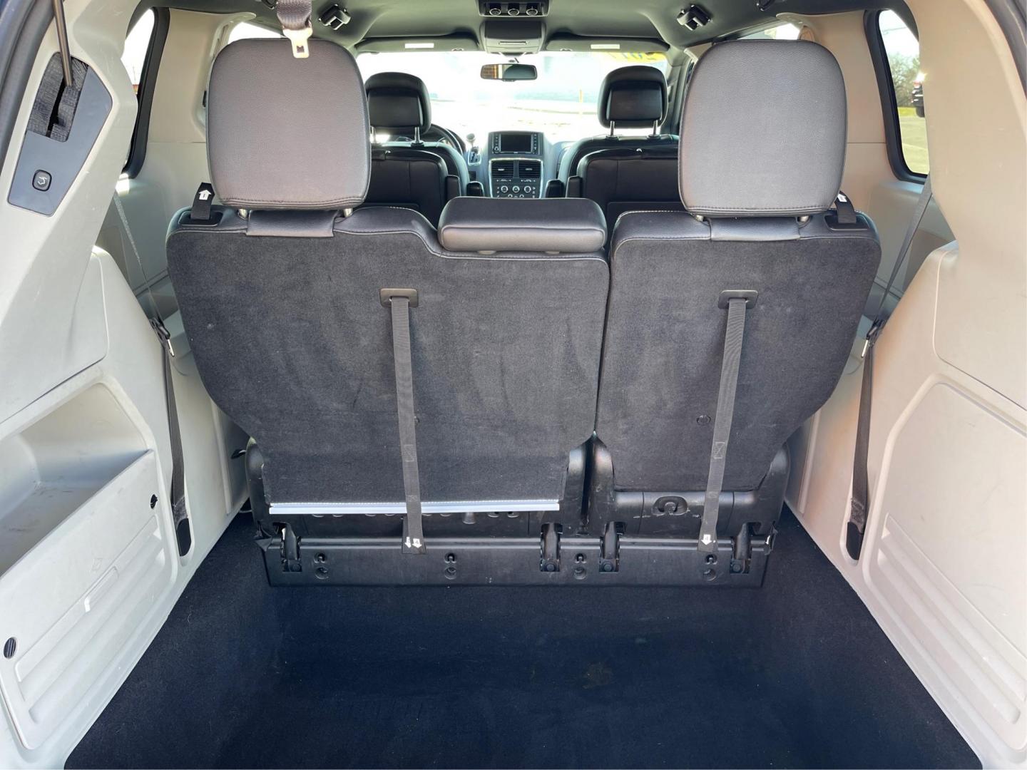 2017 Dodge Grand Caravan SXT (2C4RDGCG6HR) with an Other engine, located at 880 E. National Road, Vandalia, OH, 45377, (937) 908-9800, 39.891918, -84.183594 - 2017 Dodge Grand Caravan SXT - Photo#11