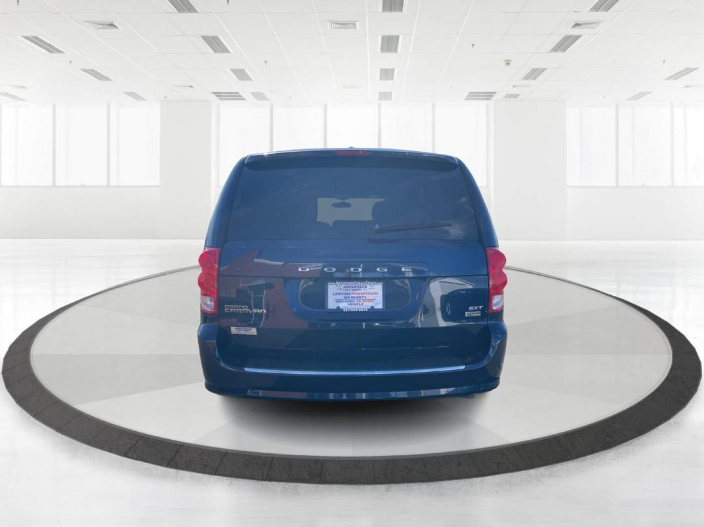 2017 Dodge Grand Caravan SXT (2C4RDGCG6HR) with an Other engine, located at 880 E. National Road, Vandalia, OH, 45377, (937) 908-9800, 39.891918, -84.183594 - 2017 Dodge Grand Caravan SXT - Photo#3