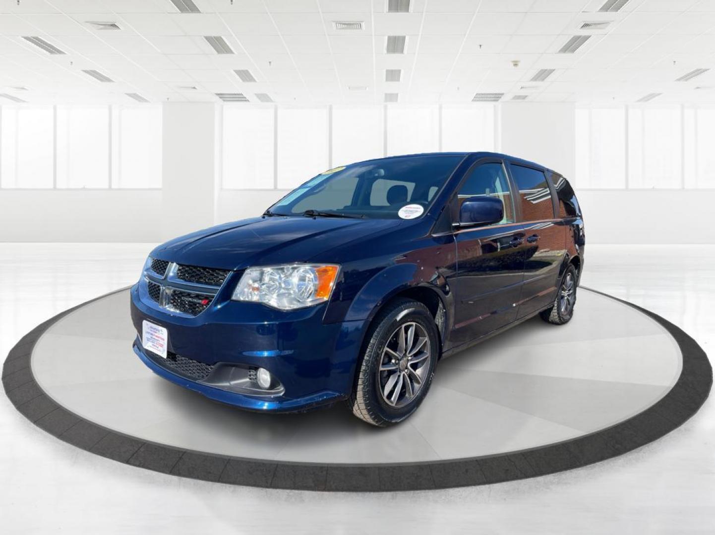 2017 Dodge Grand Caravan SXT (2C4RDGCG6HR) with an Other engine, located at 880 E. National Road, Vandalia, OH, 45377, (937) 908-9800, 39.891918, -84.183594 - 2017 Dodge Grand Caravan SXT - Photo#7