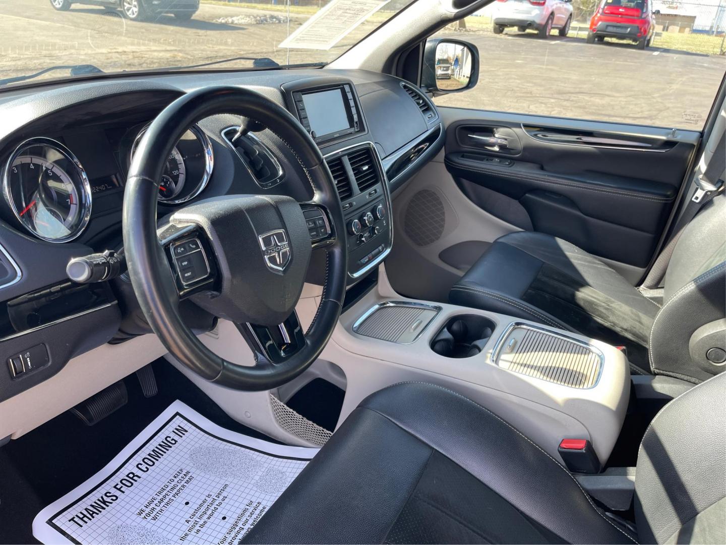 2017 Dodge Grand Caravan SXT (2C4RDGCG6HR) with an Other engine, located at 880 E. National Road, Vandalia, OH, 45377, (937) 908-9800, 39.891918, -84.183594 - 2017 Dodge Grand Caravan SXT - Photo#8