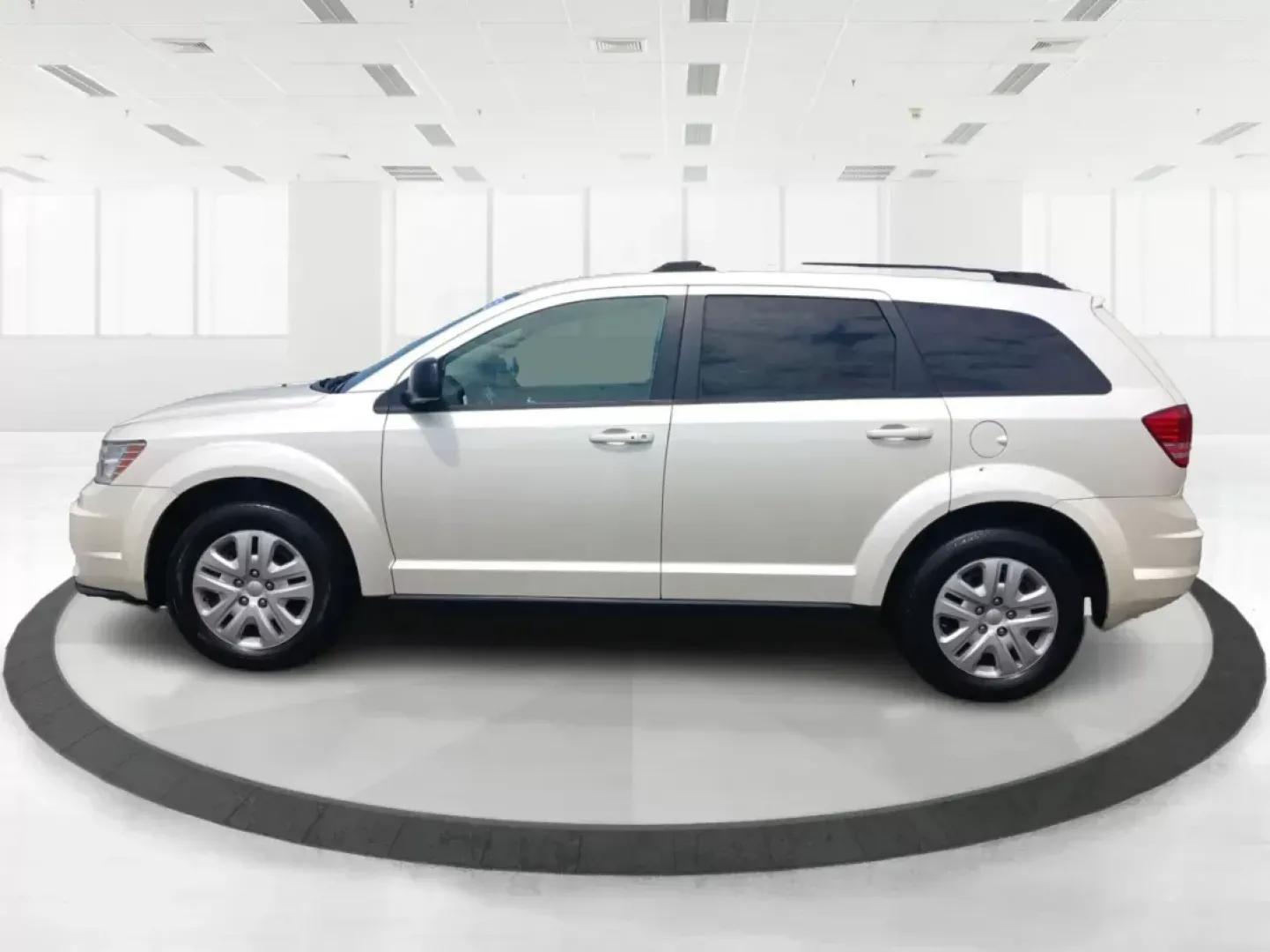2017 Dodge Journey SE (3C4PDCAB2HT) with an 2.4L L4 DOHC 16V engine, 4-Speed Automatic transmission, located at 1951 S Dayton Lakeview Rd., New Carlisle, OH, 45344, (937) 908-9800, 39.890999, -84.050255 - One Owner - Photo#5