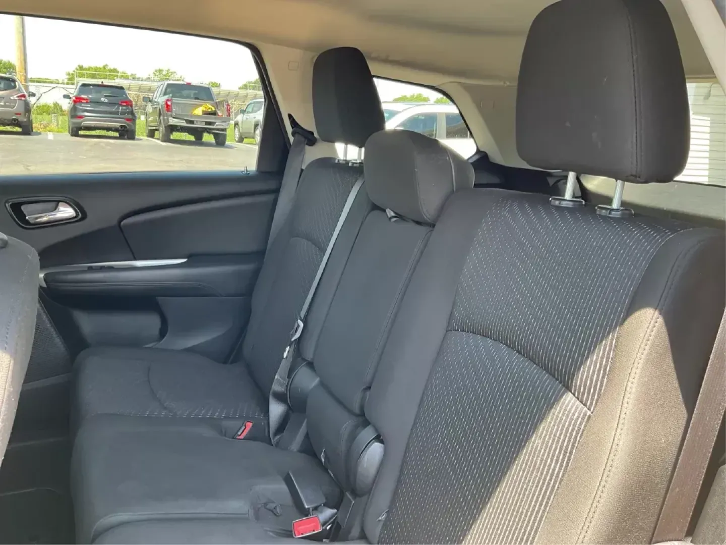 2017 Dodge Journey SE (3C4PDCAB2HT) with an 2.4L L4 DOHC 16V engine, 4-Speed Automatic transmission, located at 1951 S Dayton Lakeview Rd., New Carlisle, OH, 45344, (937) 908-9800, 39.890999, -84.050255 - **Unlock Your Adventures with the 2017 Dodge Journey SE at Advantage Car and Credit!**<br /> <br /> Are you on the lookout for a versatile SUV that fits seamlessly into your lifestyle? The 2017 Dodge Journey SE is your perfect match-ideal for growing families, weekend adventurers, or anyone in need - Photo#8