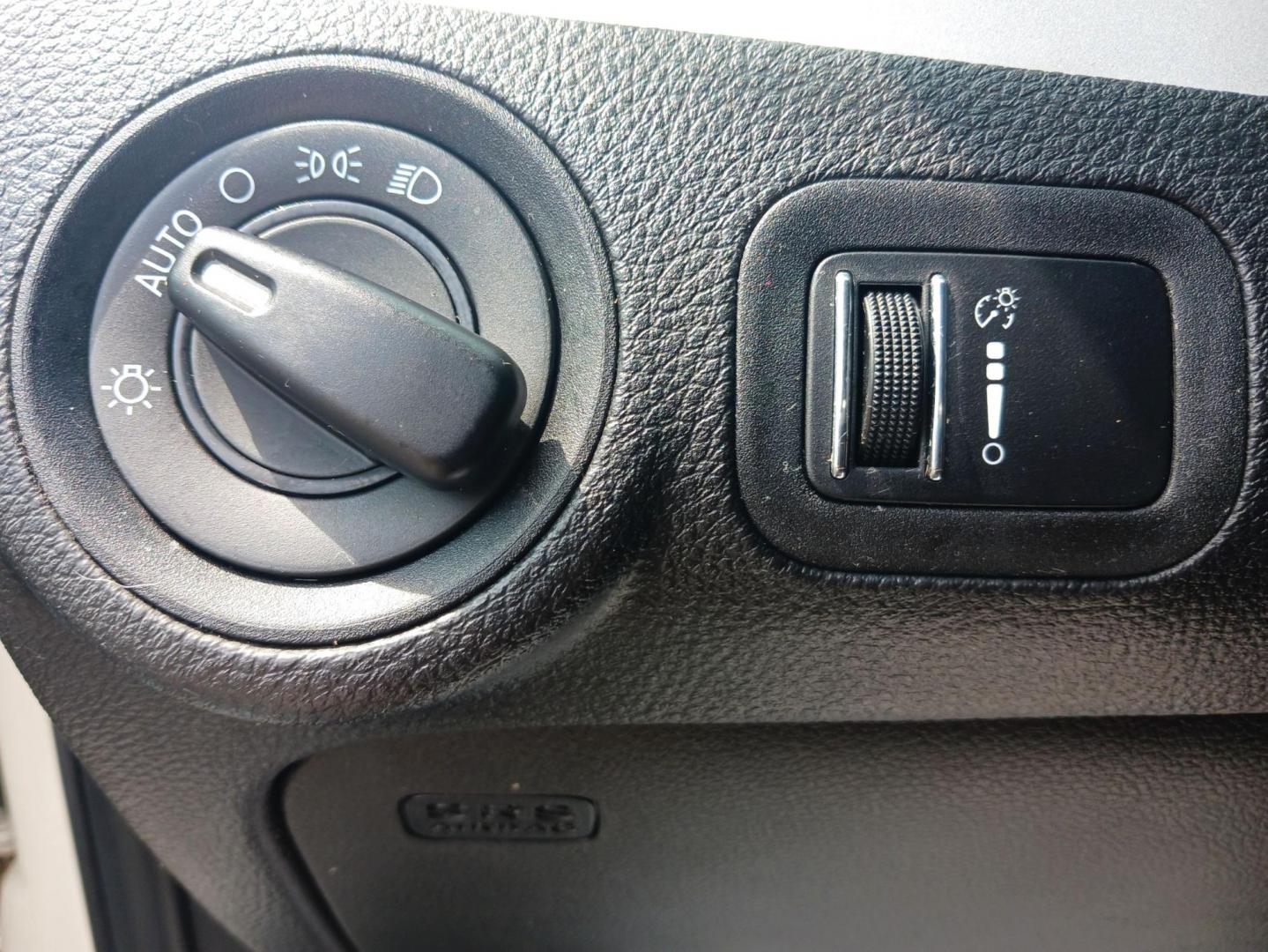 2017 Dodge Journey SE (3C4PDCAB2HT) with an 2.4L L4 DOHC 16V engine, 4-Speed Automatic transmission, located at 1951 S Dayton Lakeview Rd., New Carlisle, OH, 45344, (937) 908-9800, 39.890999, -84.050255 - One Owner - Photo#16