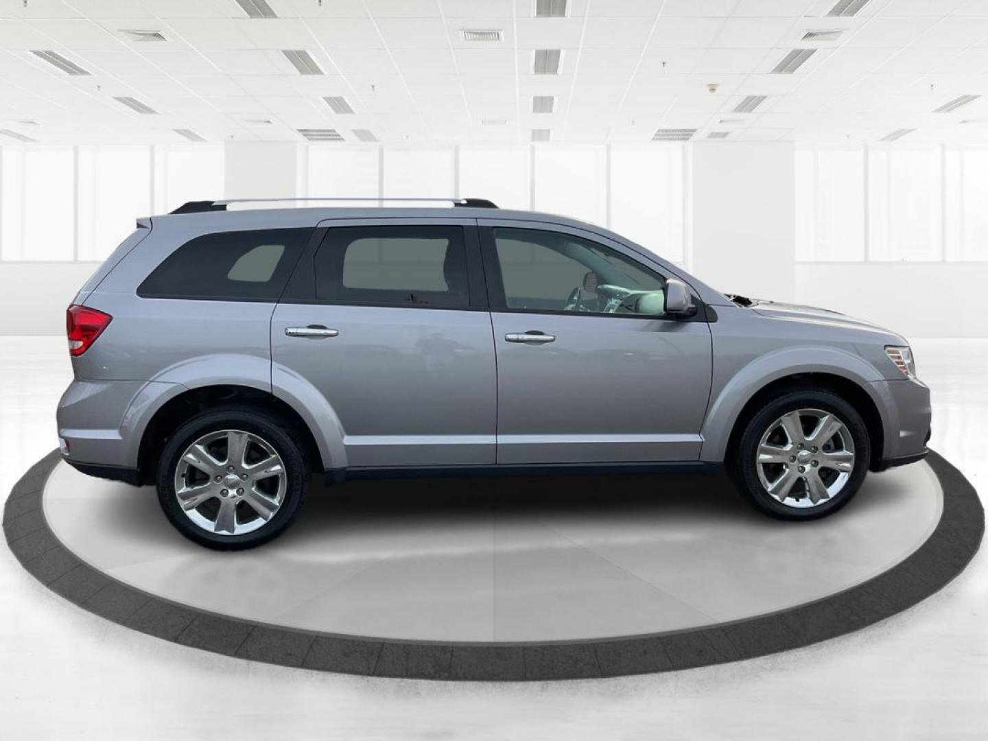2017 Dodge Journey SXT AWD (3C4PDDBG9HT) with an Pentastar 3.6L V-6 DOHC engine, located at 880 E. National Road, Vandalia, OH, 45377, (937) 908-9800, 39.891918, -84.183594 - Third Row - Photo#1