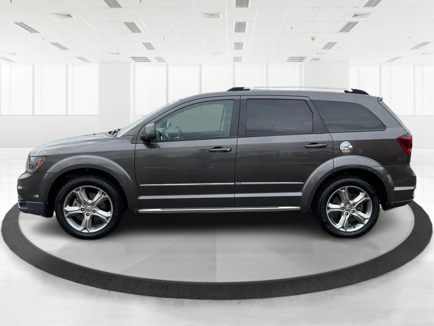 2017 Dodge Journey Crossroad (3C4PDCGB2HT) with an Pentastar 3.6L V-6 DOHC engine, located at 401 Woodman Dr, Riverside, OH, 45431, (937) 908-9800, 39.760899, -84.123421 - One Owner - Photo#5