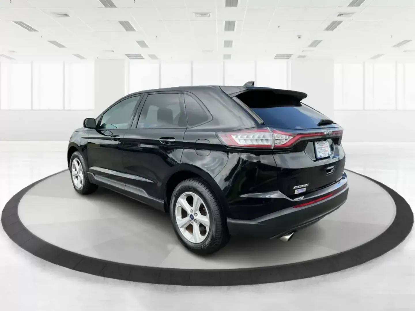 2017 Ford Edge SE (2FMPK4G90HB) with an EcoBoost 2L I-4 gasoline direct injection engine, located at 1951 S Dayton Lakeview Rd., New Carlisle, OH, 45344, (937) 908-9800, 39.890999, -84.050255 - 2017 Ford Edge SE - Photo#4