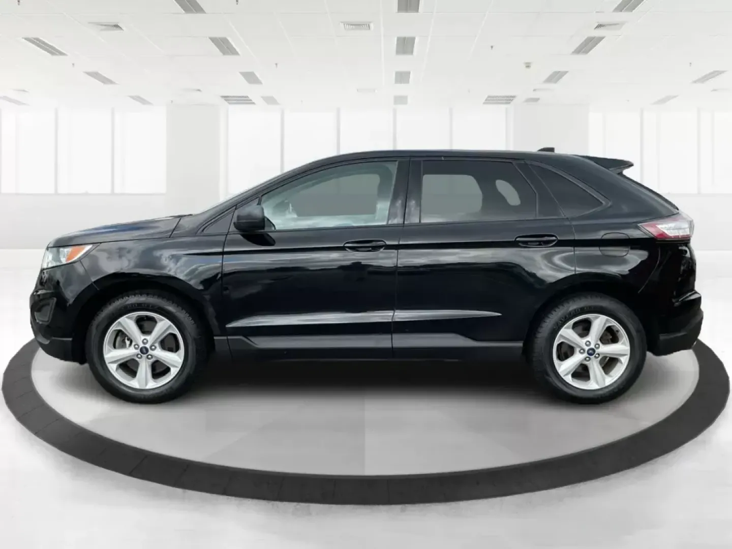 2017 Ford Edge SE (2FMPK4G90HB) with an EcoBoost 2L I-4 gasoline direct injection engine, located at 1951 S Dayton Lakeview Rd., New Carlisle, OH, 45344, (937) 908-9800, 39.890999, -84.050255 - 2017 Ford Edge SE - Photo#5