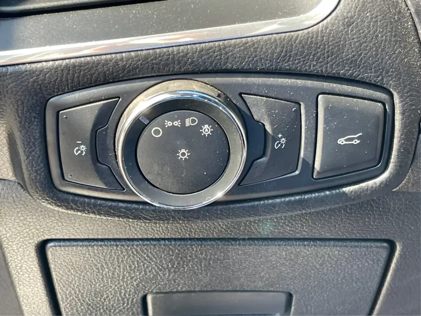 2017 Ford Edge Titanium (2FMPK3K98HB) with an Other engine, located at 880 E. National Road, Vandalia, OH, 45377, (937) 908-9800, 39.891918, -84.183594 - **Explore the Open Road with the 2017 Ford Edge Titanium Perfect for Family Adventures!**<br /> <br /> Are you ready to elevate your driving experience? Whether you're carting the kids to soccer practice or planning a weekend getaway, the 2017 Ford Edge Titanium SUV is your ticket to comfort and st - Photo#16