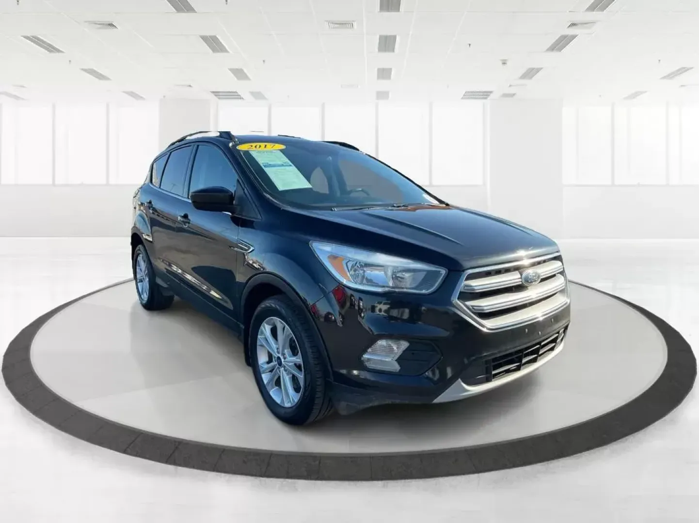 2017 Ford Escape SE 4WD (1FMCU9G93HU) with an 2.0L L4 DOHC 16V engine, 6-Speed Automatic transmission, located at 1184 Kauffman Ave, Fairborn, OH, 45324, (937) 908-9800, 39.807072, -84.030914 - ### Discover the 2017 Ford Escape SE 4WD Your Perfect Companion for Family Adventures!<br /> <br /> Are you searching for an SUV that blends comfort, reliability, and performance, perfect for weekend getaways or daily commutes? Look no further! The 2017 Ford Escape SE 4WD at Advantage Car and Credi - Photo#0