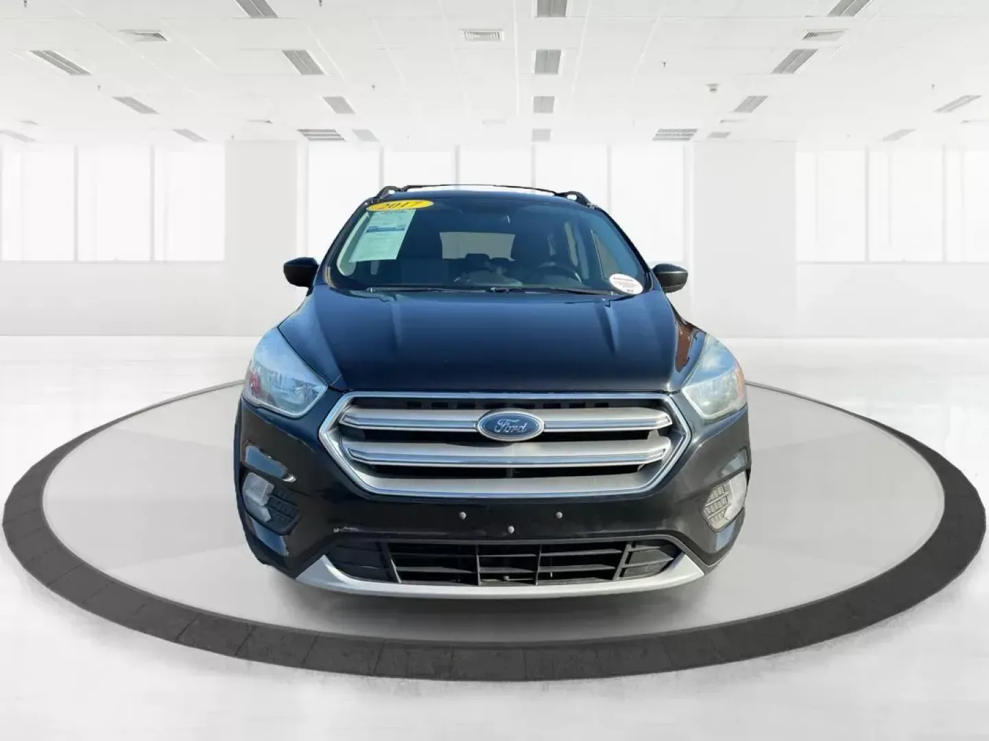 2017 Ford Escape SE 4WD (1FMCU9G93HU) with an 2.0L L4 DOHC 16V engine, 6-Speed Automatic transmission, located at 1184 Kauffman Ave, Fairborn, OH, 45324, (937) 908-9800, 39.807072, -84.030914 - ### Discover the 2017 Ford Escape SE 4WD Your Perfect Companion for Family Adventures!<br /> <br /> Are you searching for an SUV that blends comfort, reliability, and performance, perfect for weekend getaways or daily commutes? Look no further! The 2017 Ford Escape SE 4WD at Advantage Car and Credi - Photo#5