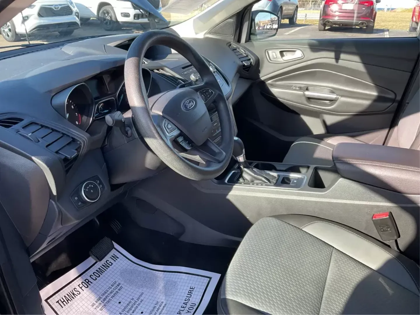 2017 Ford Escape SE 4WD (1FMCU9G93HU) with an 2.0L L4 DOHC 16V engine, 6-Speed Automatic transmission, located at 1184 Kauffman Ave, Fairborn, OH, 45324, (937) 908-9800, 39.807072, -84.030914 - ### Discover the 2017 Ford Escape SE 4WD Your Perfect Companion for Family Adventures!<br /> <br /> Are you searching for an SUV that blends comfort, reliability, and performance, perfect for weekend getaways or daily commutes? Look no further! The 2017 Ford Escape SE 4WD at Advantage Car and Credi - Photo#7