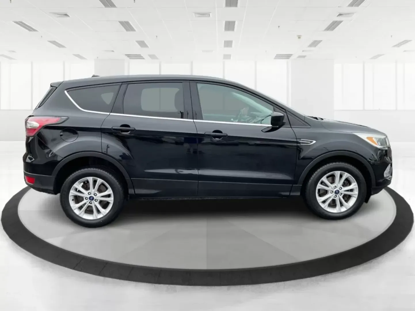 2017 Ford Escape SE (1FMCU9GD0HU) with an Other engine, located at 880 E. National Road, Vandalia, OH, 45377, (937) 908-9800, 39.891918, -84.183594 - **Explore New Adventures with the 2017 Ford Escape SE - Your Perfect Companion for Every Journey!**<br /> <br /> Imagine embarking on spontaneous weekend getaways or daily commutes with absolute confidence and comfort. The 2017 Ford Escape SE, now available at Advantage Car and Credit in Fairborn, O - Photo#1