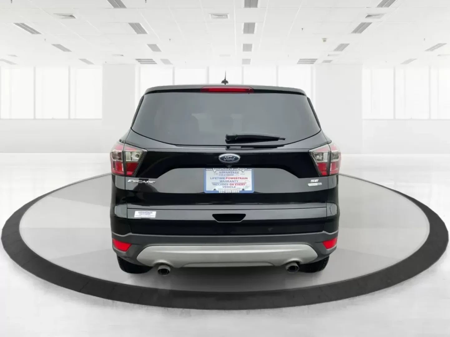 2017 Ford Escape SE (1FMCU9GD0HU) with an Other engine, located at 880 E. National Road, Vandalia, OH, 45377, (937) 908-9800, 39.891918, -84.183594 - **Explore New Adventures with the 2017 Ford Escape SE - Your Perfect Companion for Every Journey!**<br /> <br /> Imagine embarking on spontaneous weekend getaways or daily commutes with absolute confidence and comfort. The 2017 Ford Escape SE, now available at Advantage Car and Credit in Fairborn, O - Photo#3