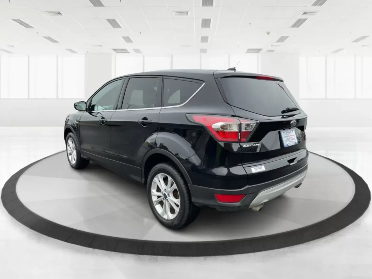 2017 Ford Escape SE (1FMCU9GD0HU) with an Other engine, located at 880 E. National Road, Vandalia, OH, 45377, (937) 908-9800, 39.891918, -84.183594 - **Explore New Adventures with the 2017 Ford Escape SE - Your Perfect Companion for Every Journey!**<br /> <br /> Imagine embarking on spontaneous weekend getaways or daily commutes with absolute confidence and comfort. The 2017 Ford Escape SE, now available at Advantage Car and Credit in Fairborn, O - Photo#4