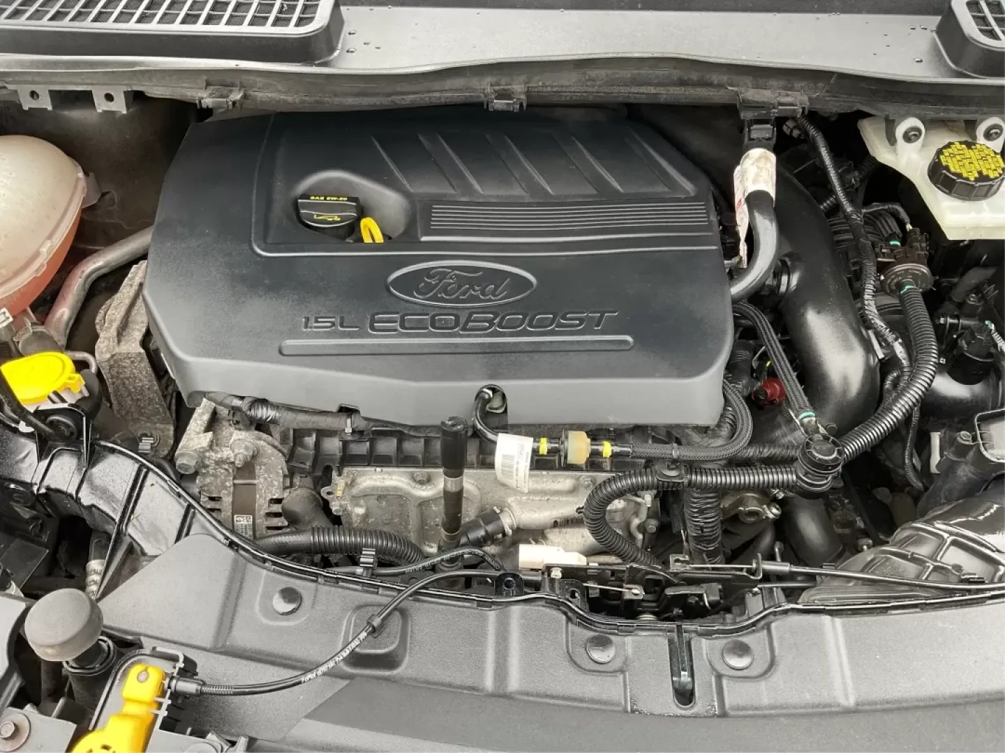 2017 Ford Escape SE (1FMCU9GD0HU) with an Other engine, located at 880 E. National Road, Vandalia, OH, 45377, (937) 908-9800, 39.891918, -84.183594 - **Explore New Adventures with the 2017 Ford Escape SE - Your Perfect Companion for Every Journey!**<br /> <br /> Imagine embarking on spontaneous weekend getaways or daily commutes with absolute confidence and comfort. The 2017 Ford Escape SE, now available at Advantage Car and Credit in Fairborn, O - Photo#11