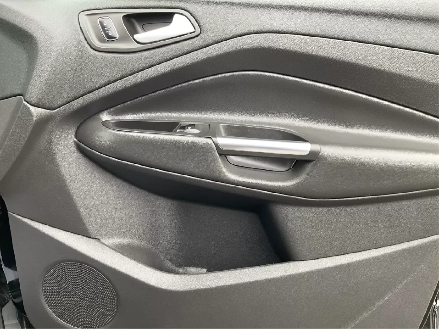 2017 Ford Escape SE (1FMCU9GD0HU) with an Other engine, located at 880 E. National Road, Vandalia, OH, 45377, (937) 908-9800, 39.891918, -84.183594 - **Explore New Adventures with the 2017 Ford Escape SE - Your Perfect Companion for Every Journey!**<br /> <br /> Imagine embarking on spontaneous weekend getaways or daily commutes with absolute confidence and comfort. The 2017 Ford Escape SE, now available at Advantage Car and Credit in Fairborn, O - Photo#20