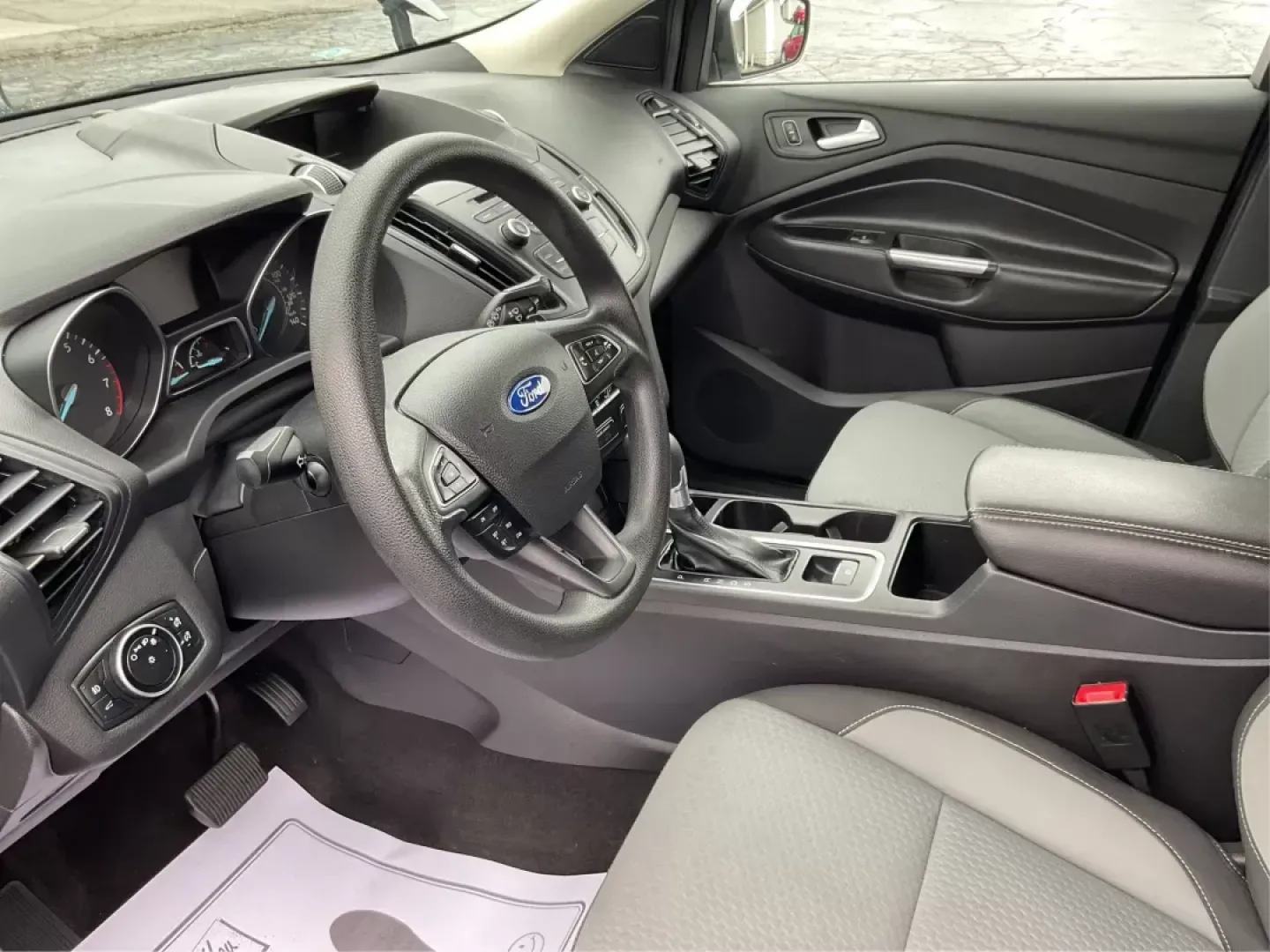 2017 Ford Escape SE (1FMCU9GD0HU) with an Other engine, located at 880 E. National Road, Vandalia, OH, 45377, (937) 908-9800, 39.891918, -84.183594 - **Explore New Adventures with the 2017 Ford Escape SE - Your Perfect Companion for Every Journey!**<br /> <br /> Imagine embarking on spontaneous weekend getaways or daily commutes with absolute confidence and comfort. The 2017 Ford Escape SE, now available at Advantage Car and Credit in Fairborn, O - Photo#8