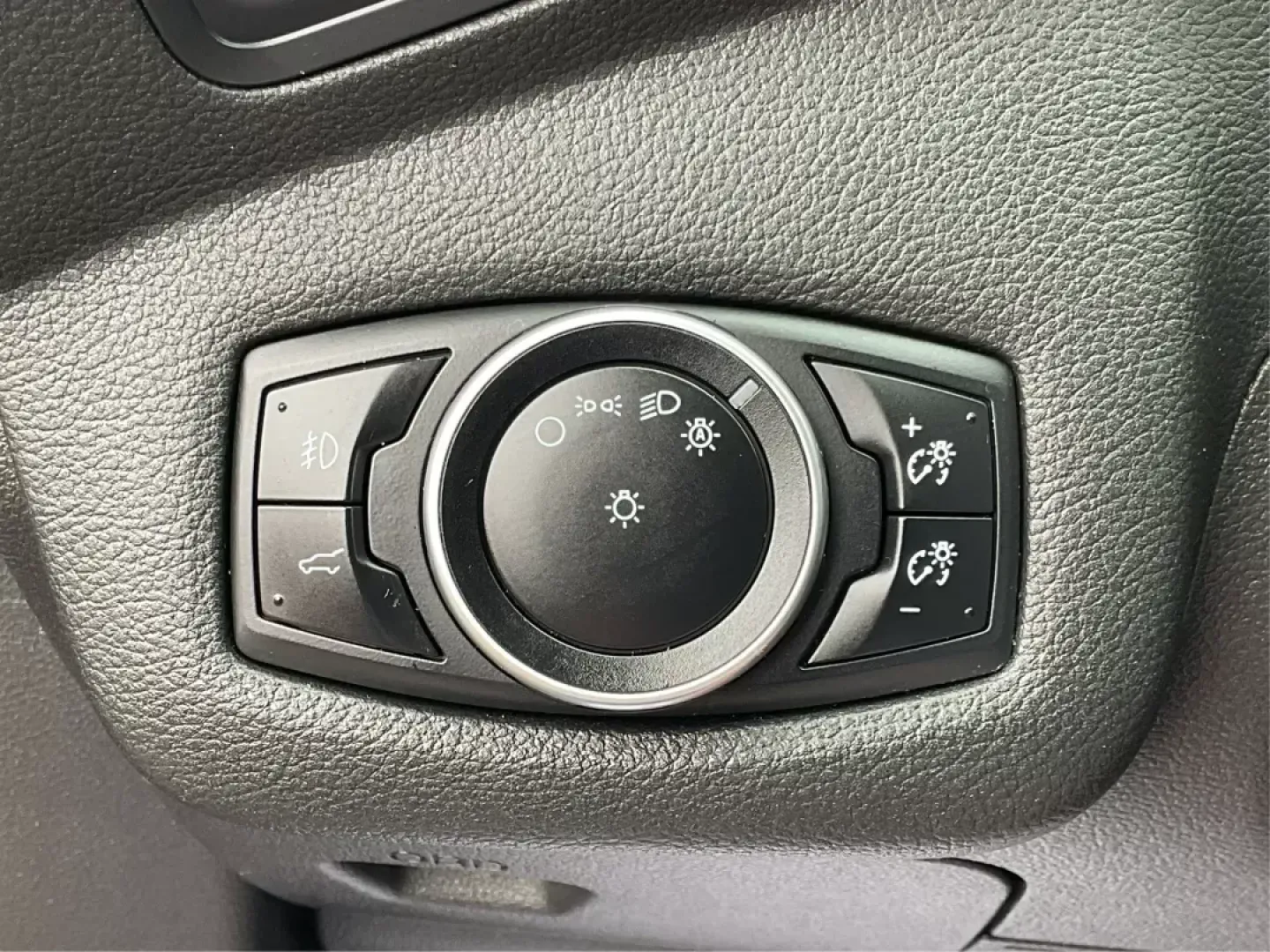 2017 Ford Escape SE (1FMCU9GD0HU) with an Other engine, located at 880 E. National Road, Vandalia, OH, 45377, (937) 908-9800, 39.891918, -84.183594 - **Explore New Adventures with the 2017 Ford Escape SE - Your Perfect Companion for Every Journey!**<br /> <br /> Imagine embarking on spontaneous weekend getaways or daily commutes with absolute confidence and comfort. The 2017 Ford Escape SE, now available at Advantage Car and Credit in Fairborn, O - Photo#16