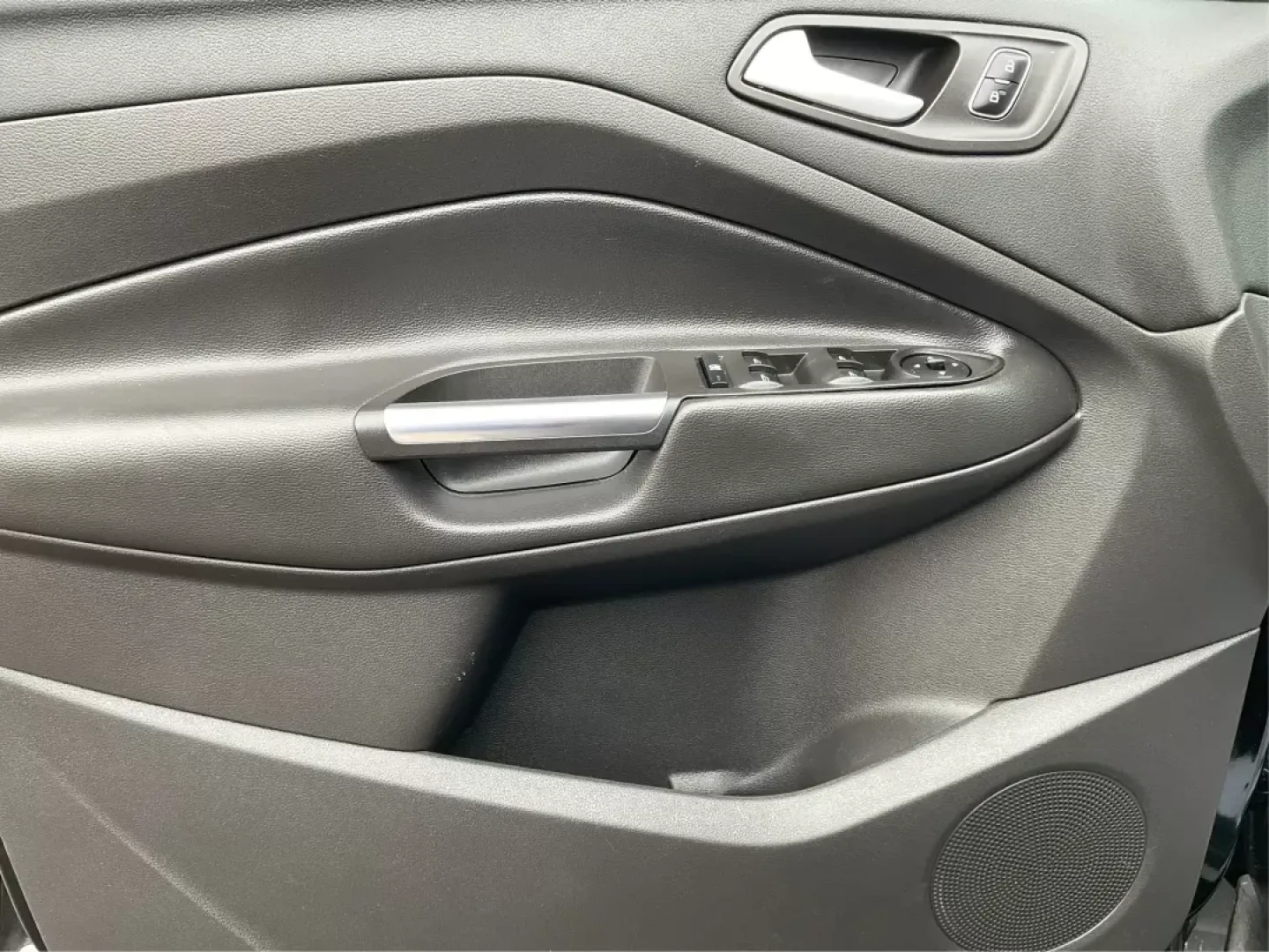 2017 Ford Escape SE (1FMCU9GD0HU) with an Other engine, located at 880 E. National Road, Vandalia, OH, 45377, (937) 908-9800, 39.891918, -84.183594 - **Explore New Adventures with the 2017 Ford Escape SE - Your Perfect Companion for Every Journey!**<br /> <br /> Imagine embarking on spontaneous weekend getaways or daily commutes with absolute confidence and comfort. The 2017 Ford Escape SE, now available at Advantage Car and Credit in Fairborn, O - Photo#18
