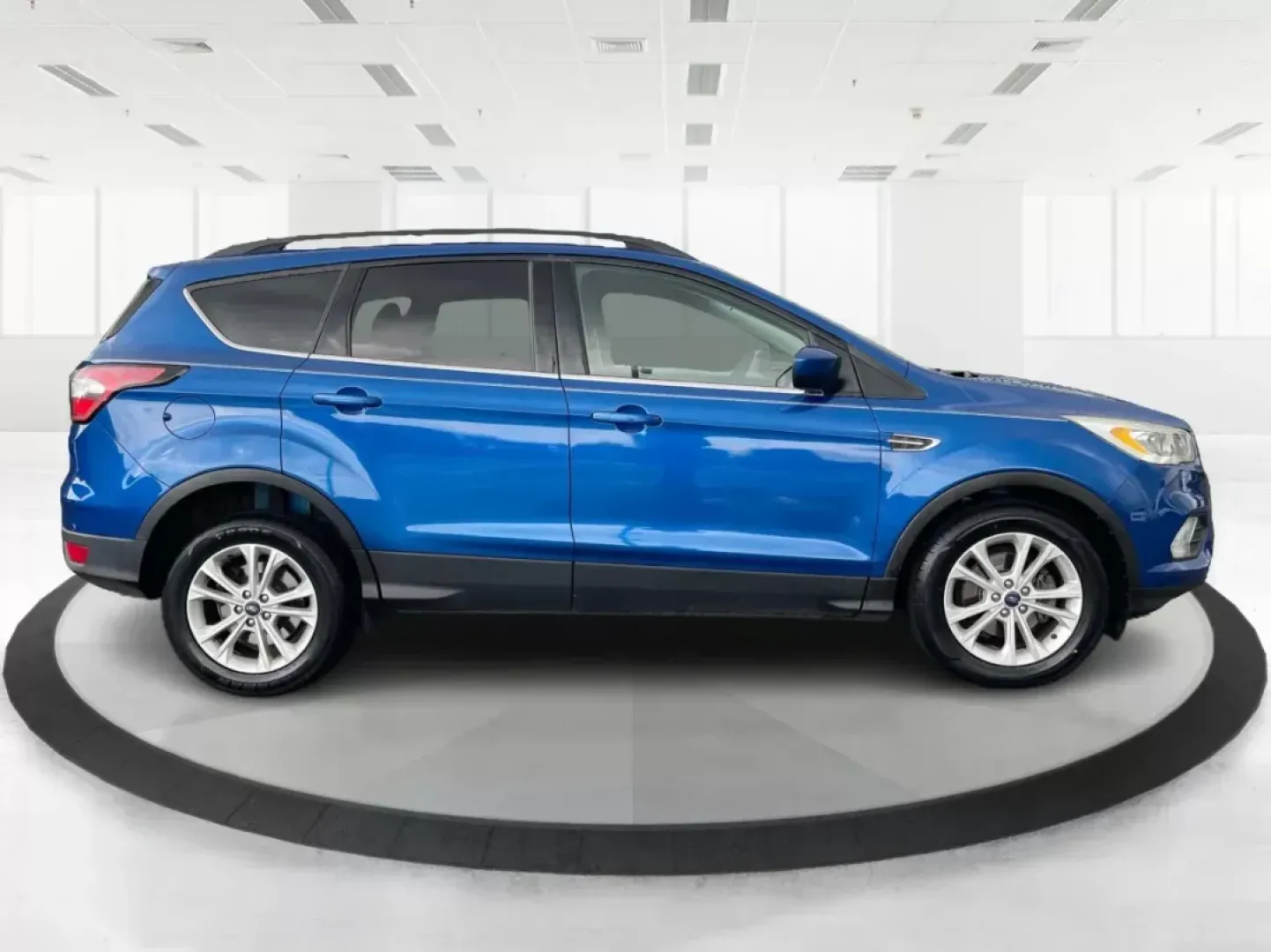 2017 Ford Escape SE (1FMCU0GD5HU) with an Other engine, located at 1951 S Dayton Lakeview Rd., New Carlisle, OH, 45344, (937) 908-9800, 39.890999, -84.050255 - **Adventure Awaits in This 2017 Ford Escape SE Perfect for Your Ohio Lifestyle!**<br /> <br /> Are you ready to embrace the open road? Whether you're commuting to work, taking the kids to soccer practice, or planning a weekend getaway to nearby attractions like the National Museum of the U.S. Air F - Photo#1