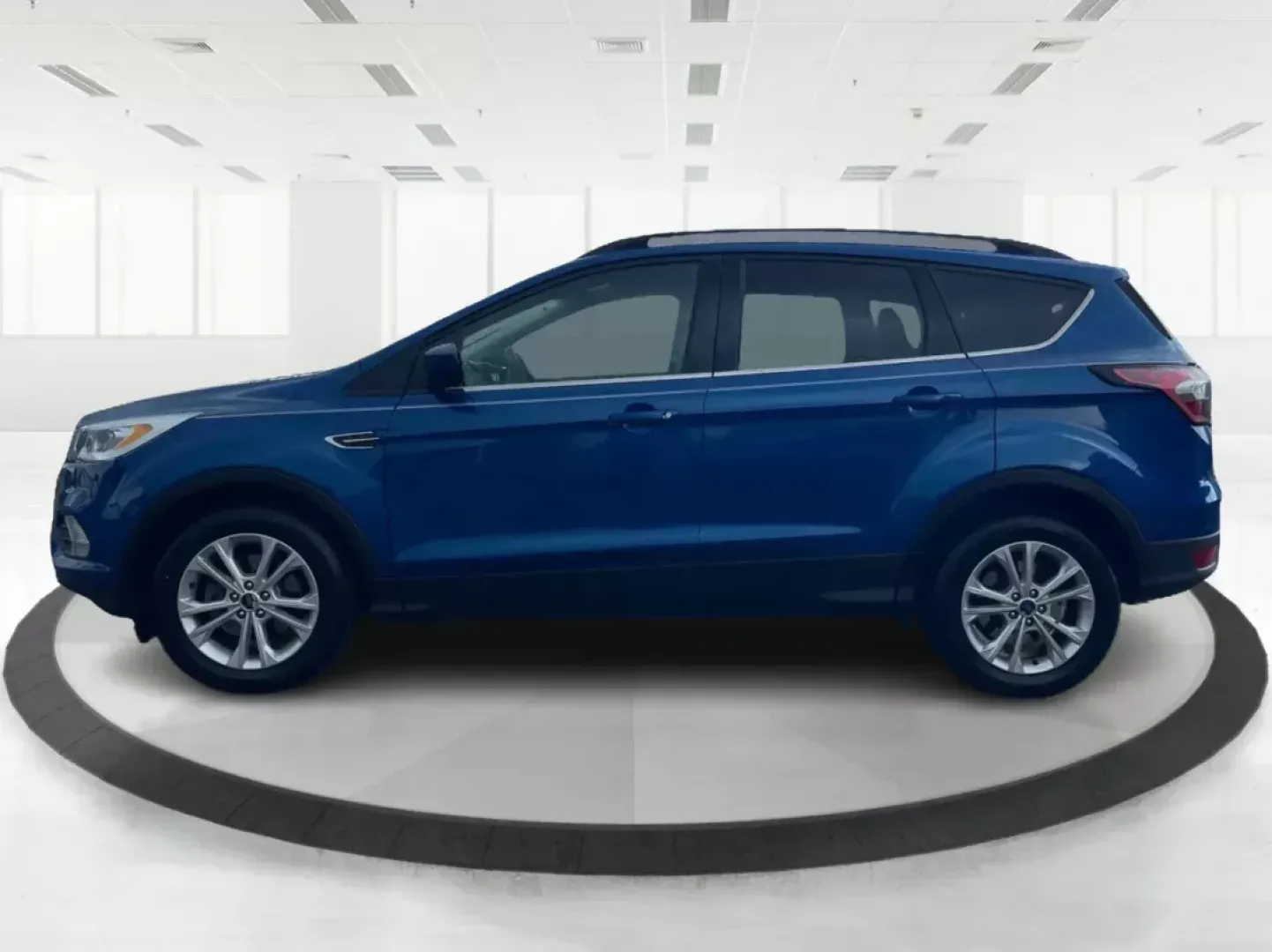 2017 Ford Escape SE (1FMCU0GD5HU) with an Other engine, located at 1951 S Dayton Lakeview Rd., New Carlisle, OH, 45344, (937) 908-9800, 39.890999, -84.050255 - **Adventure Awaits in This 2017 Ford Escape SE Perfect for Your Ohio Lifestyle!**<br /> <br /> Are you ready to embrace the open road? Whether you're commuting to work, taking the kids to soccer practice, or planning a weekend getaway to nearby attractions like the National Museum of the U.S. Air F - Photo#5
