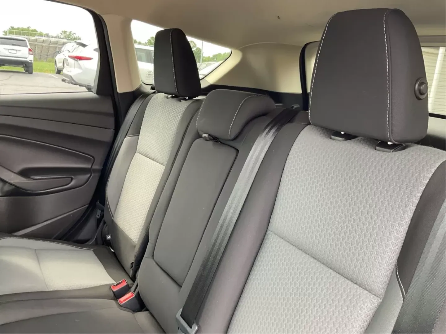 2017 Ford Escape SE (1FMCU9GD3HU) with an Other engine, located at 4508 South Dixie Dr, Moraine, OH, 45439, (937) 908-9800, 39.689976, -84.218452 - Are you searching for a reliable and stylish SUV that fits seamlessly into your busy lifestyle? Look no further than this stunning 2017 Ford Escape SE, available now at Advantage Car and Credit in Fairborn, OH. With its robust features and comfortable design, this vehicle is perfect for growing fami - Photo#9