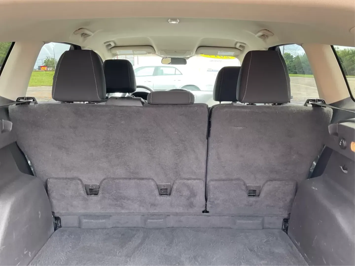 2017 Ford Escape SE (1FMCU9GD3HU) with an Other engine, located at 4508 South Dixie Dr, Moraine, OH, 45439, (937) 908-9800, 39.689976, -84.218452 - Are you searching for a reliable and stylish SUV that fits seamlessly into your busy lifestyle? Look no further than this stunning 2017 Ford Escape SE, available now at Advantage Car and Credit in Fairborn, OH. With its robust features and comfortable design, this vehicle is perfect for growing fami - Photo#11