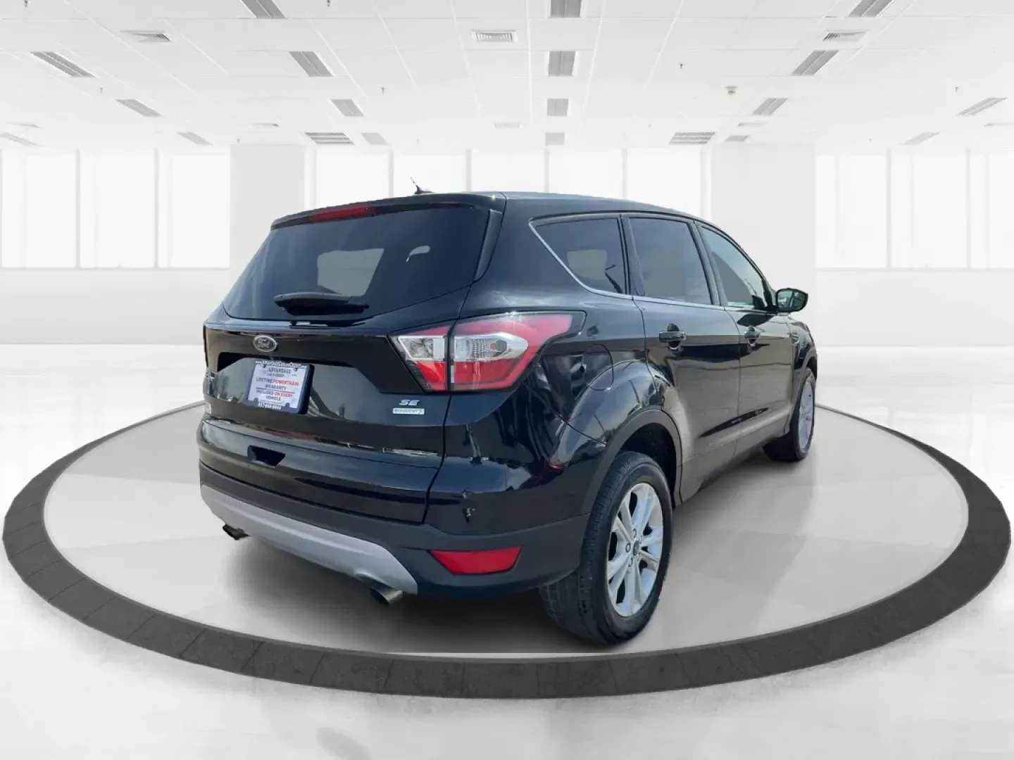 2017 Ford Escape SE (1FMCU0G9XHU) with an EcoBoost 1.5L I-4 gasoline direct injection engine, located at 1230 East Main St, Xenia, OH, 45385, (937) 908-9800, 39.688026, -83.910172 - ### Discover the Adventure of the 2017 Ford Escape SE at Advantage Car and Credit<br /> <br /> If you're seeking a vehicle that perfectly adapts to your active lifestyle, look no further than the 2017 Ford Escape SE, available now at Advantage Car and Credit in Fairborn, OH. Whether you're embarking - Photo#2